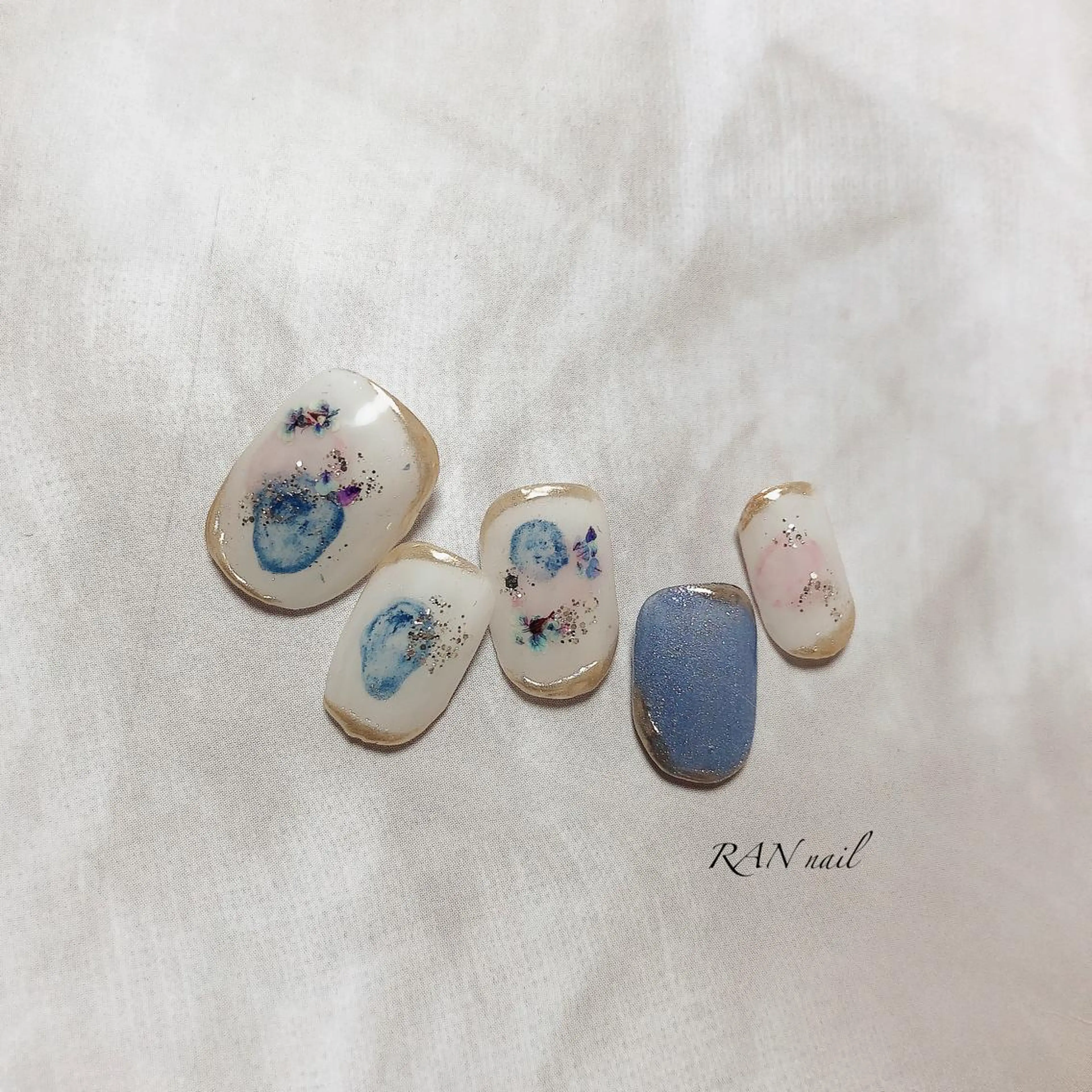 ネイル アートネイル フラワーネイル フットネイル ジェルネイル ゴールド RAN nailのネイルデザイン