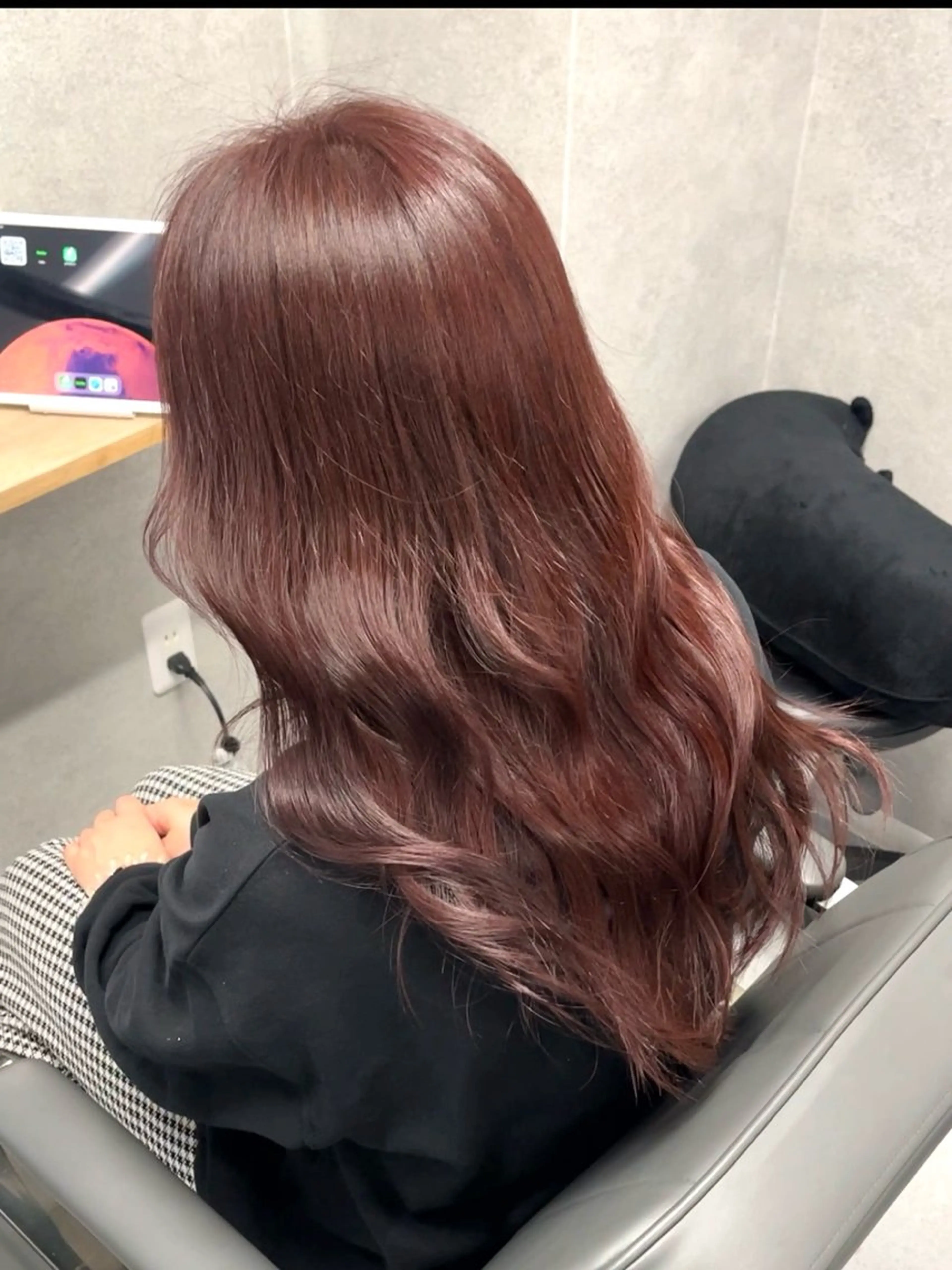 ミディアム カット ヘアカラー トリートメント 透明感カラー/レイヤ ー/顔まわり/辻部のヘアスタイル