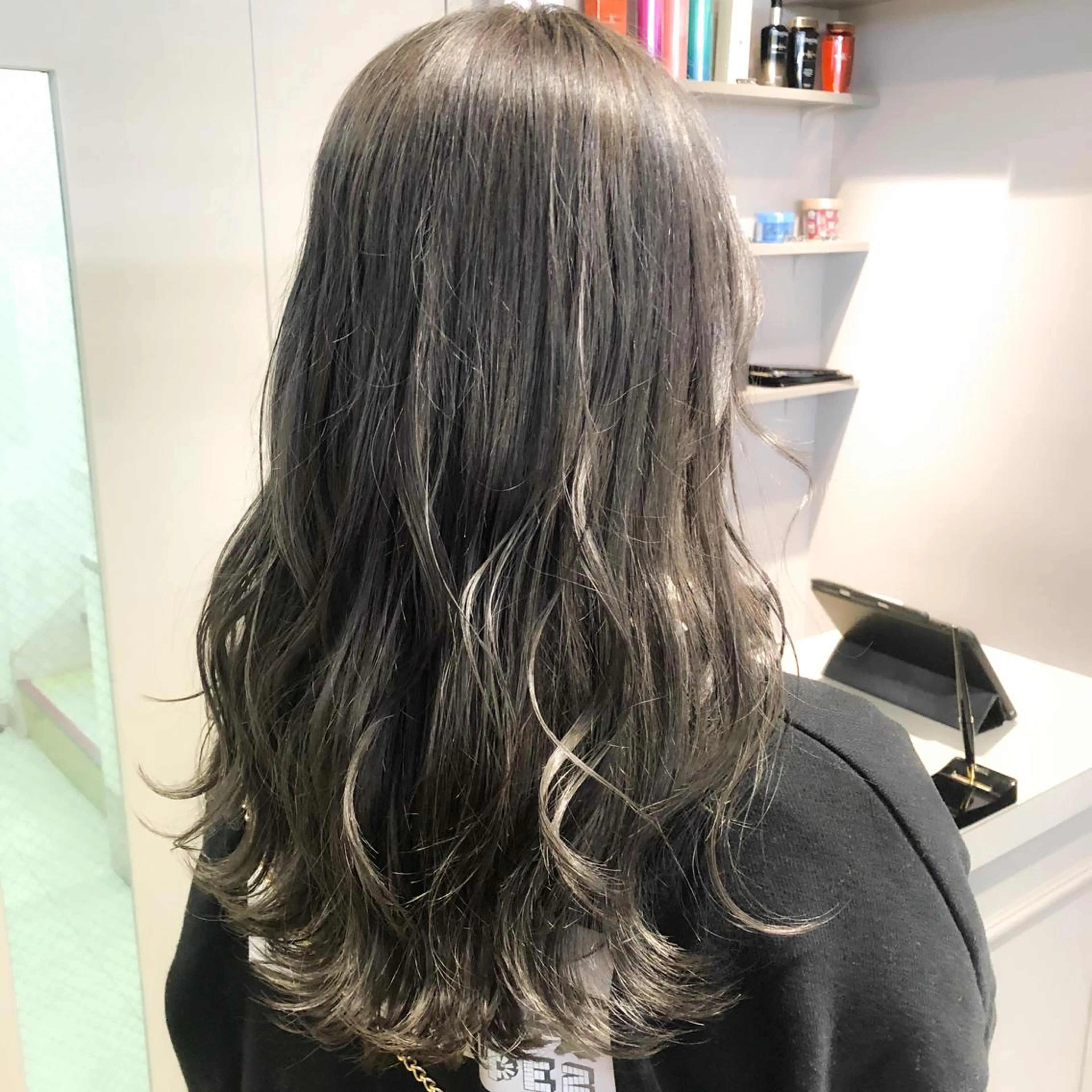 ロング カラー カット ヘアカラー ハイトーン×レイヤー カットTAKUMIのヘアスタイル