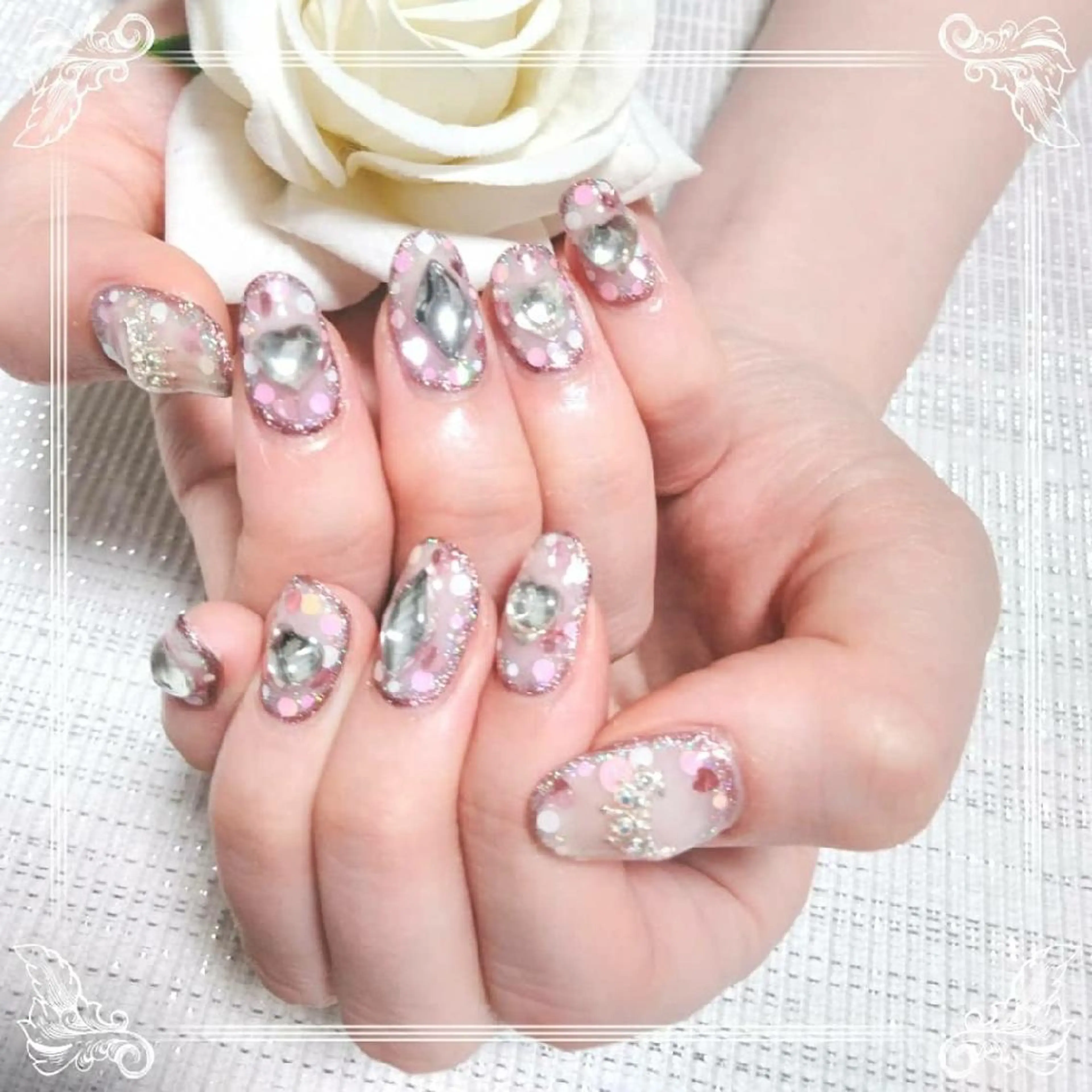 ネイル エステとネイル ローズコンフォートのネイルデザイン