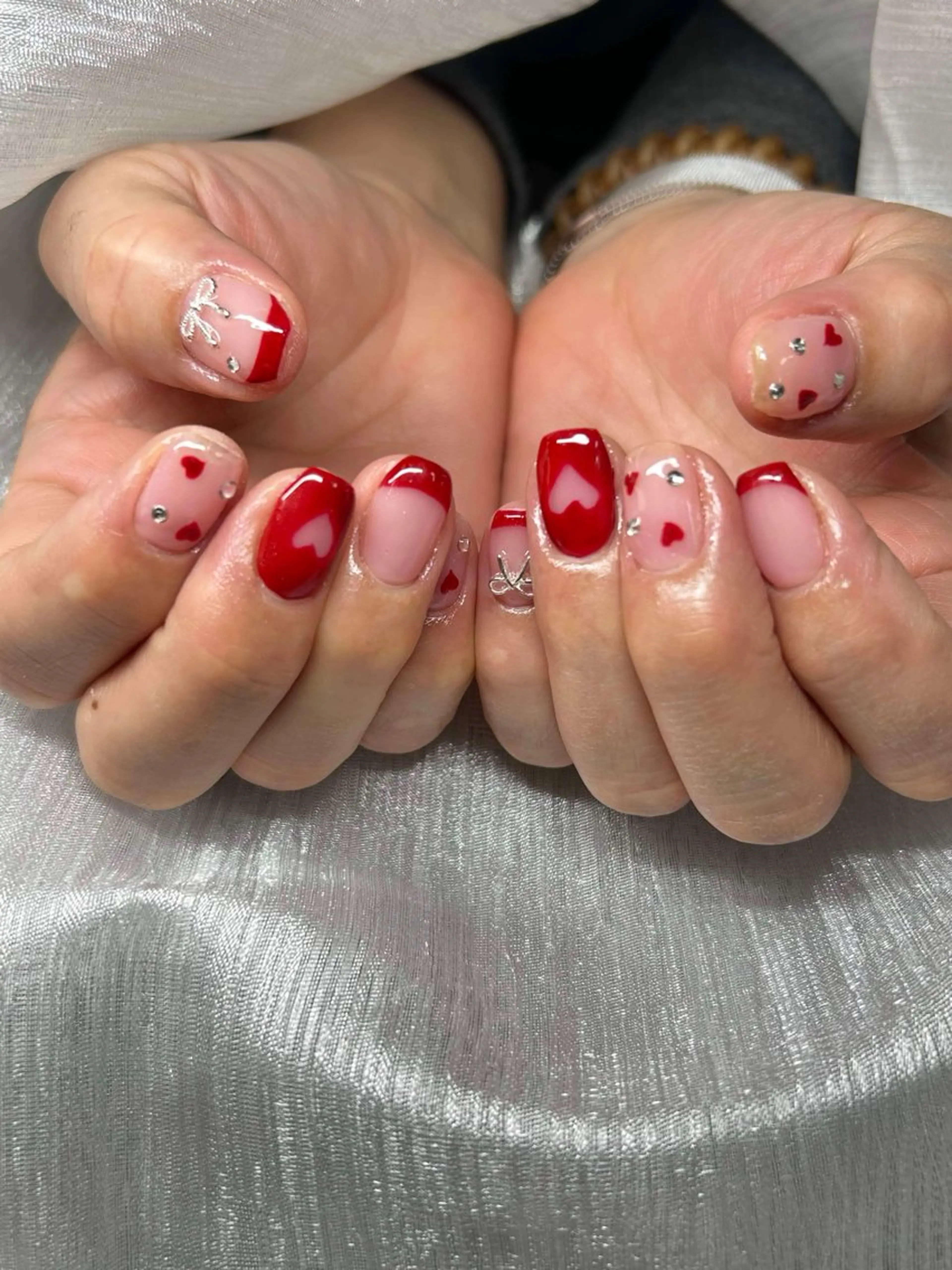 ネイル マグネットネイル ピンク ネイルチップ 冬ネイル クリスマス ハンドネイル Lee Nailsのネイルデザイン