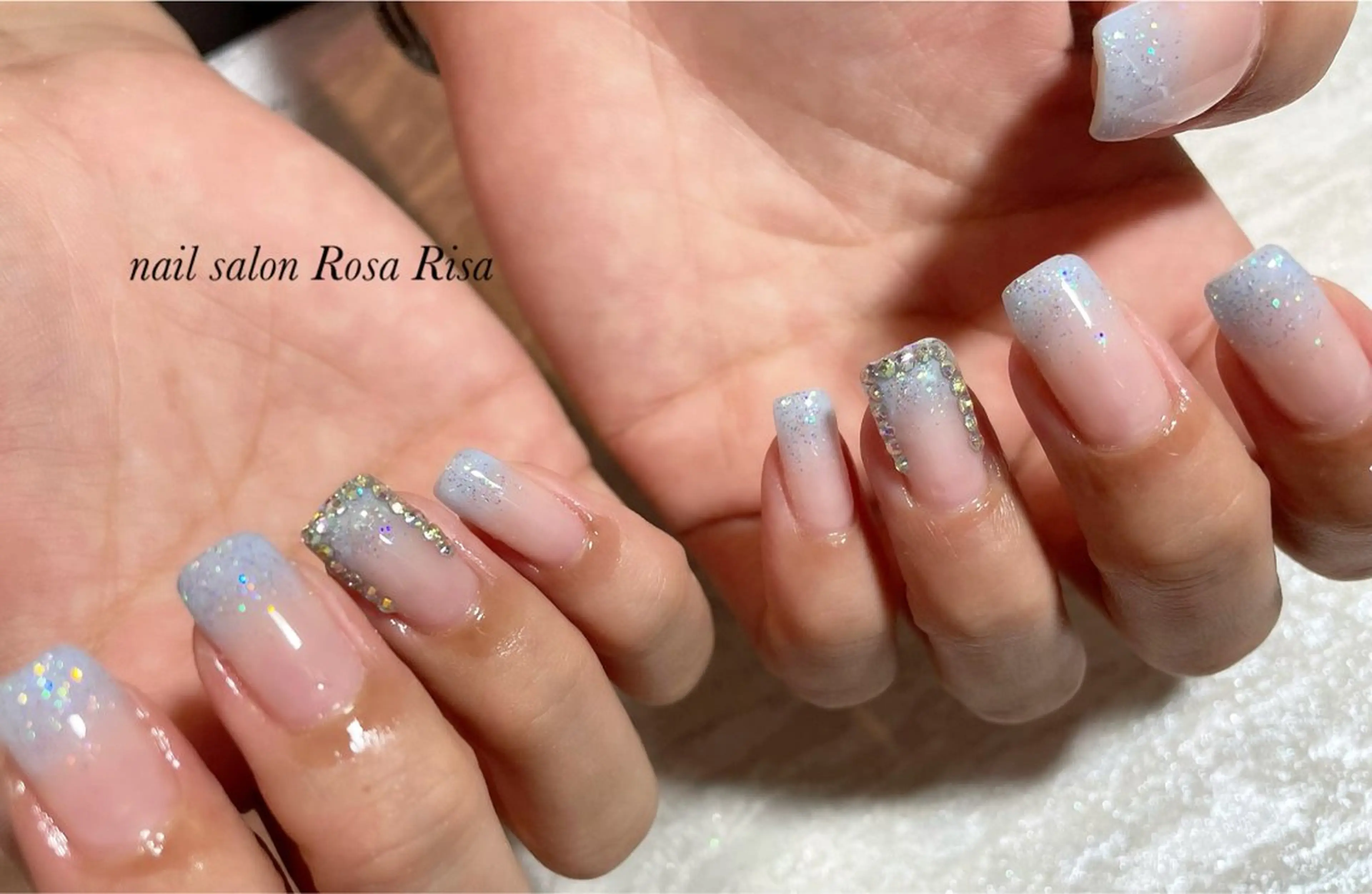 ミディアム ネイル ラメ(グリッター) ネイルスタジオ シェイクユアハンズのネイルデザイン