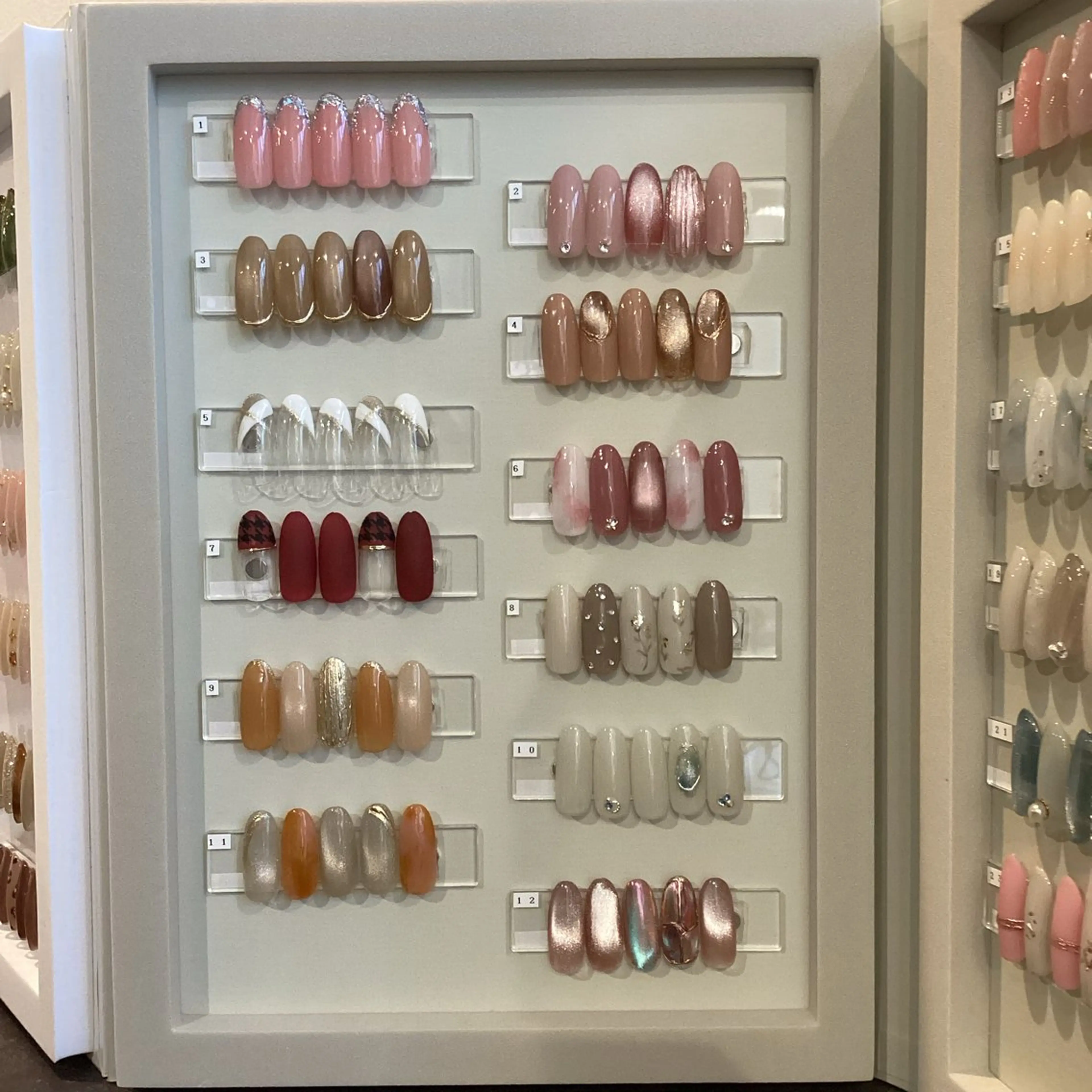 ネイル 💠Peerless ネイル&アイ🫧のマツエク・マツパデザイン