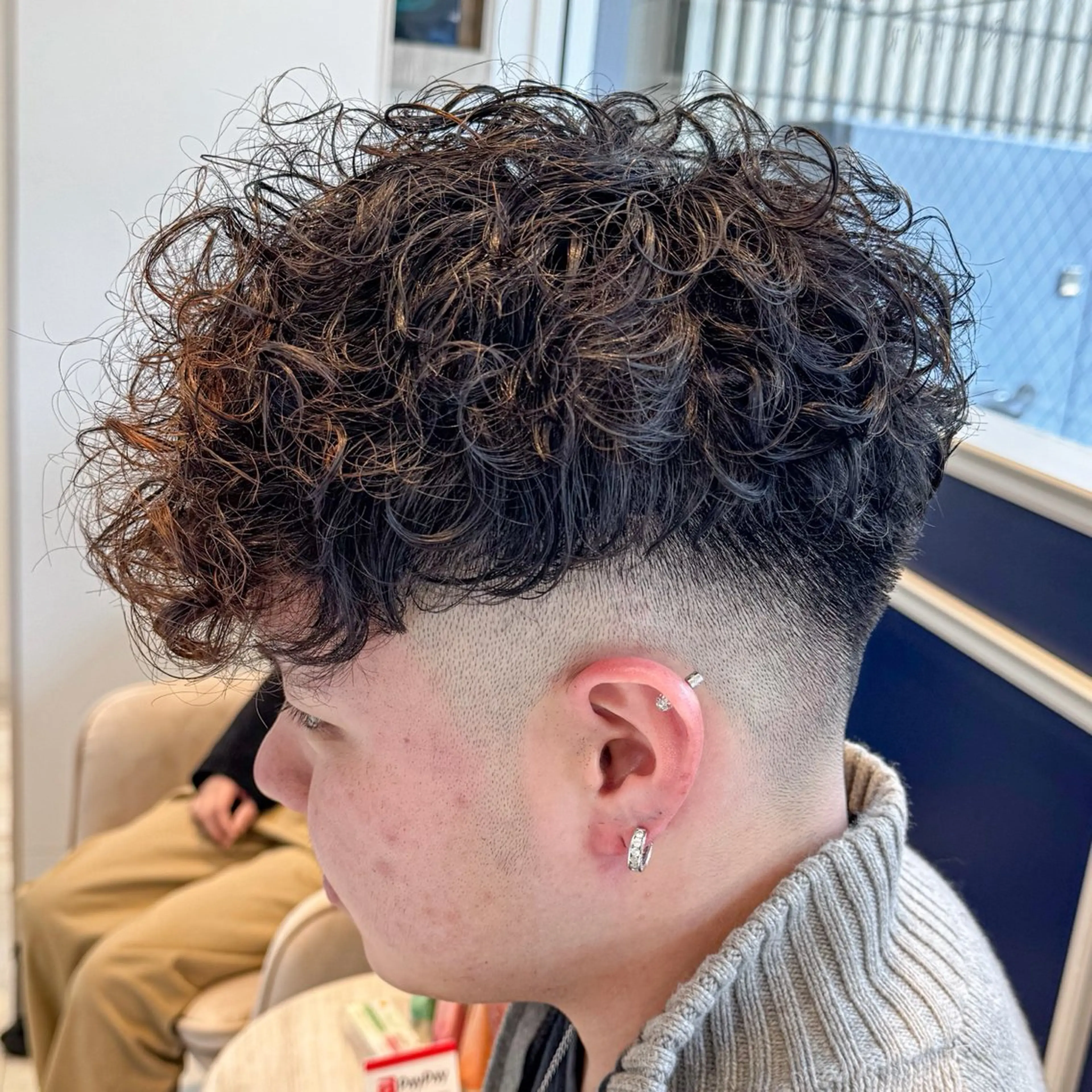 ショート パーマ メンズ スペインカール 吉田 新平のヘアスタイル