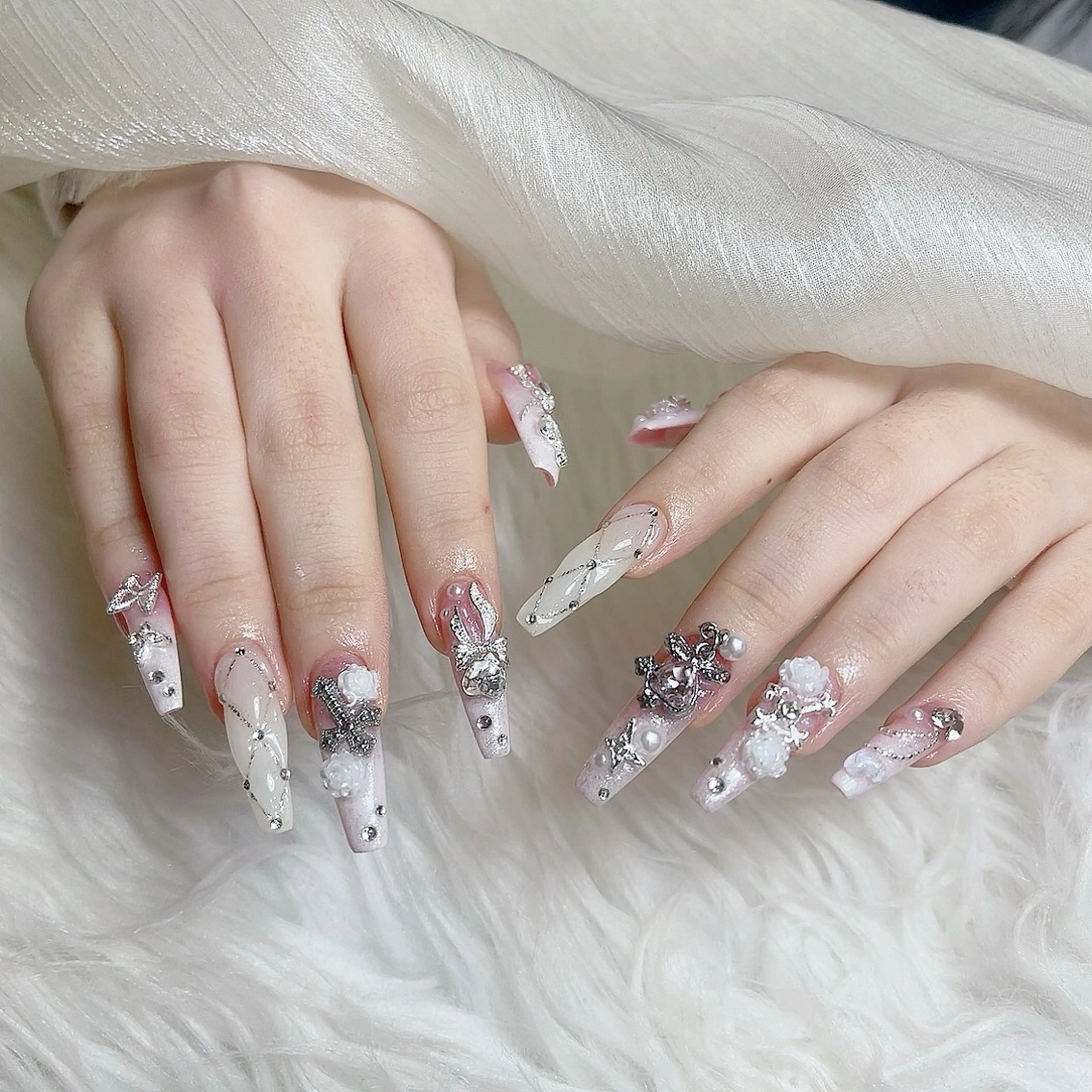 ミディアム ハンドネイル Chiin Nailのネイルデザイン