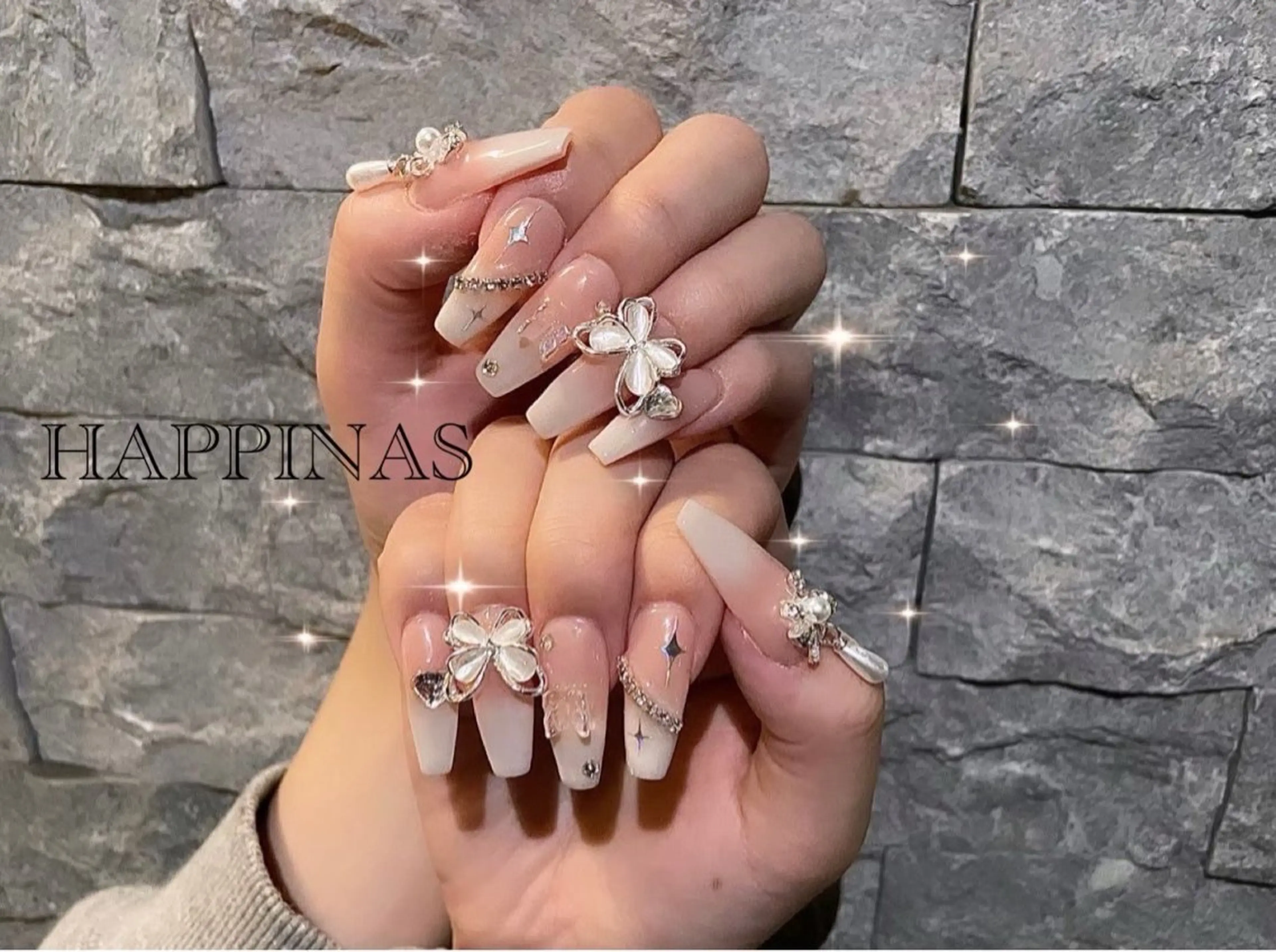 ネイル ガーリー グラデーション ロングネイル スカルプネイル シンプルネイル ハンドネイル HAPPINAS くるみのネイルデザイン