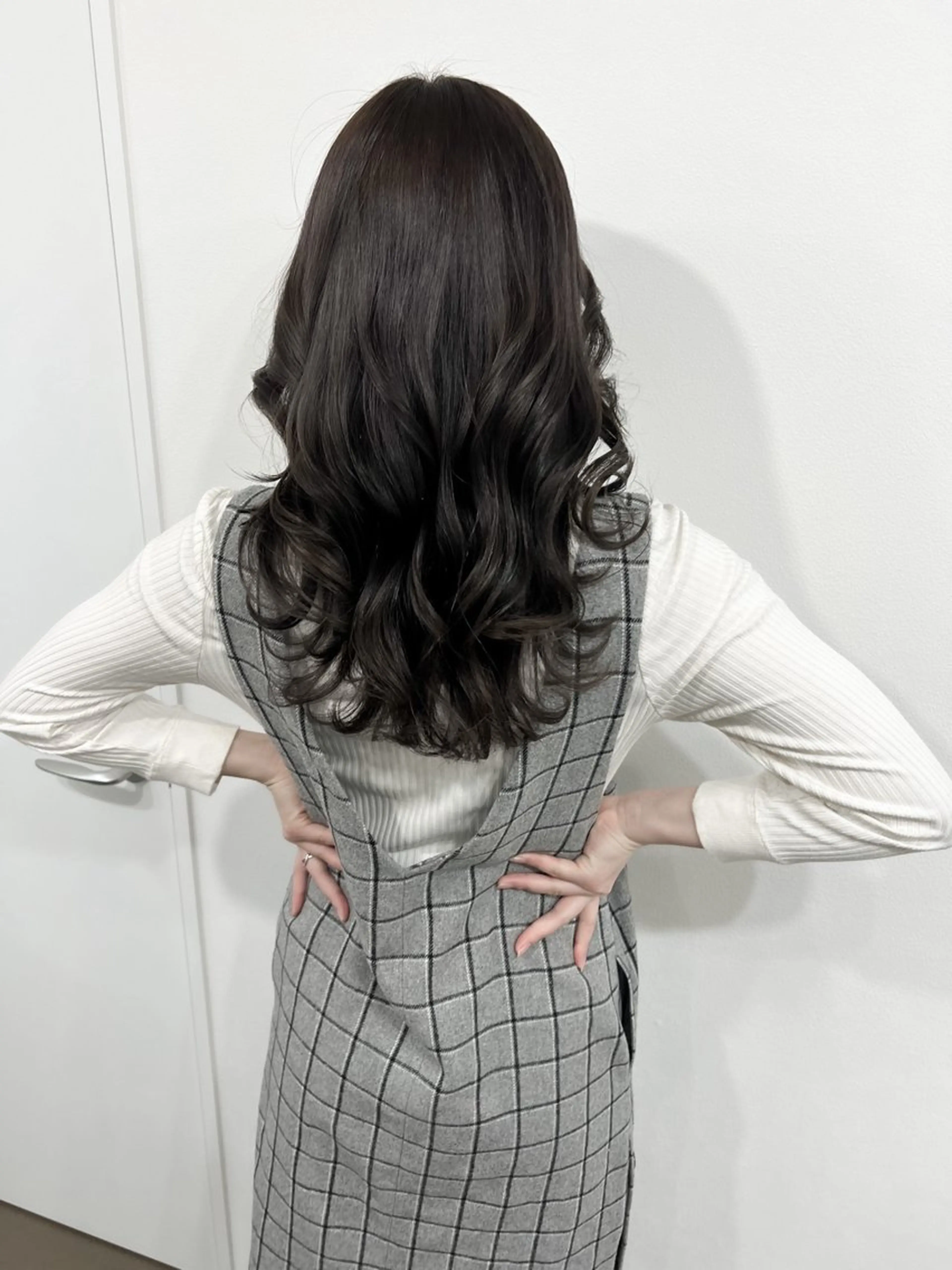 セミロング カラー アッシュ アッシュブラウン ブラウンカラー 透明感カラー イルミナカラー 神戸ボブ✂️ ioe三宮/田 伸佳のヘアスタイル