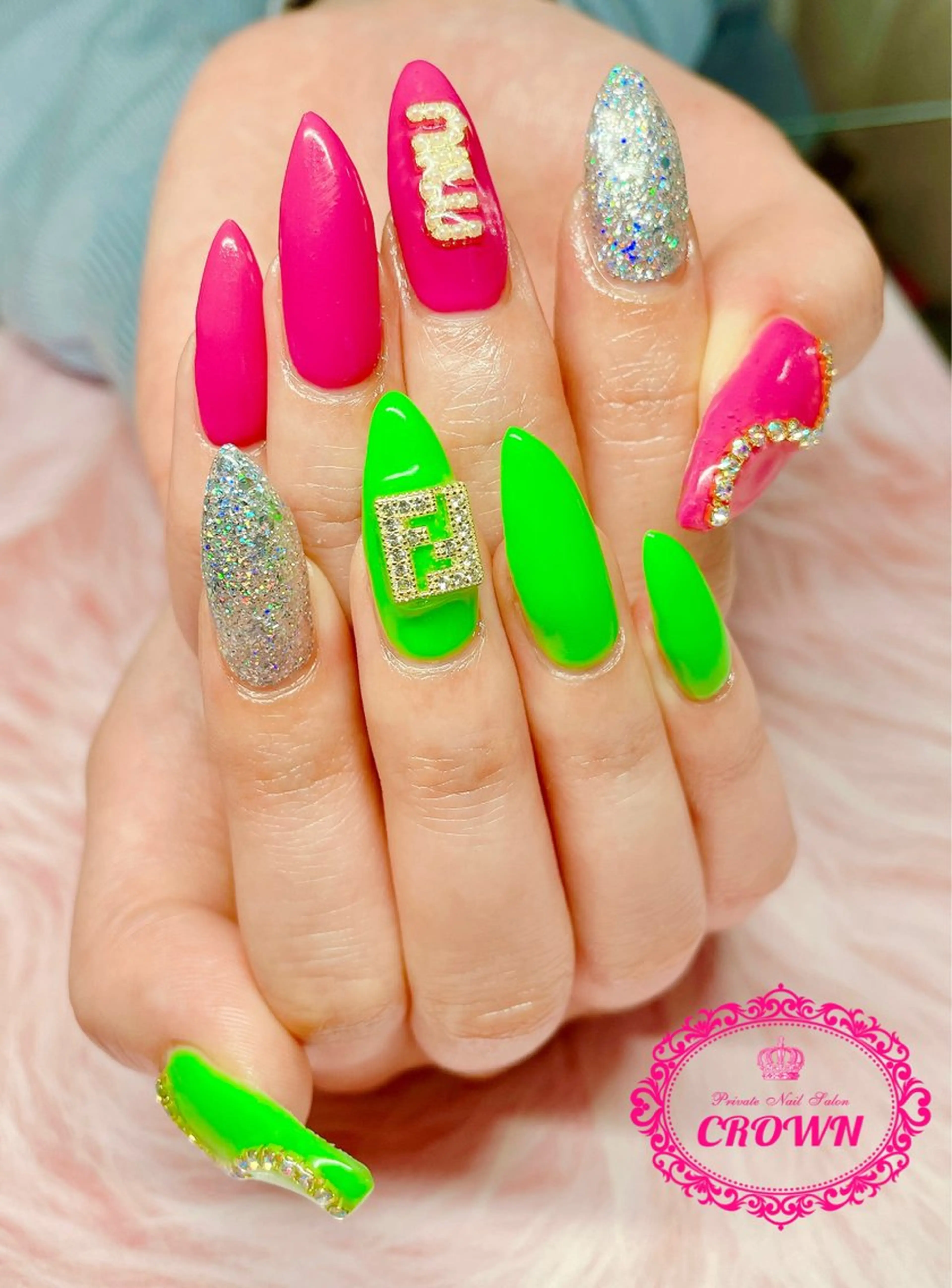 ネイル CROWN プライベートサロンのネイルデザイン