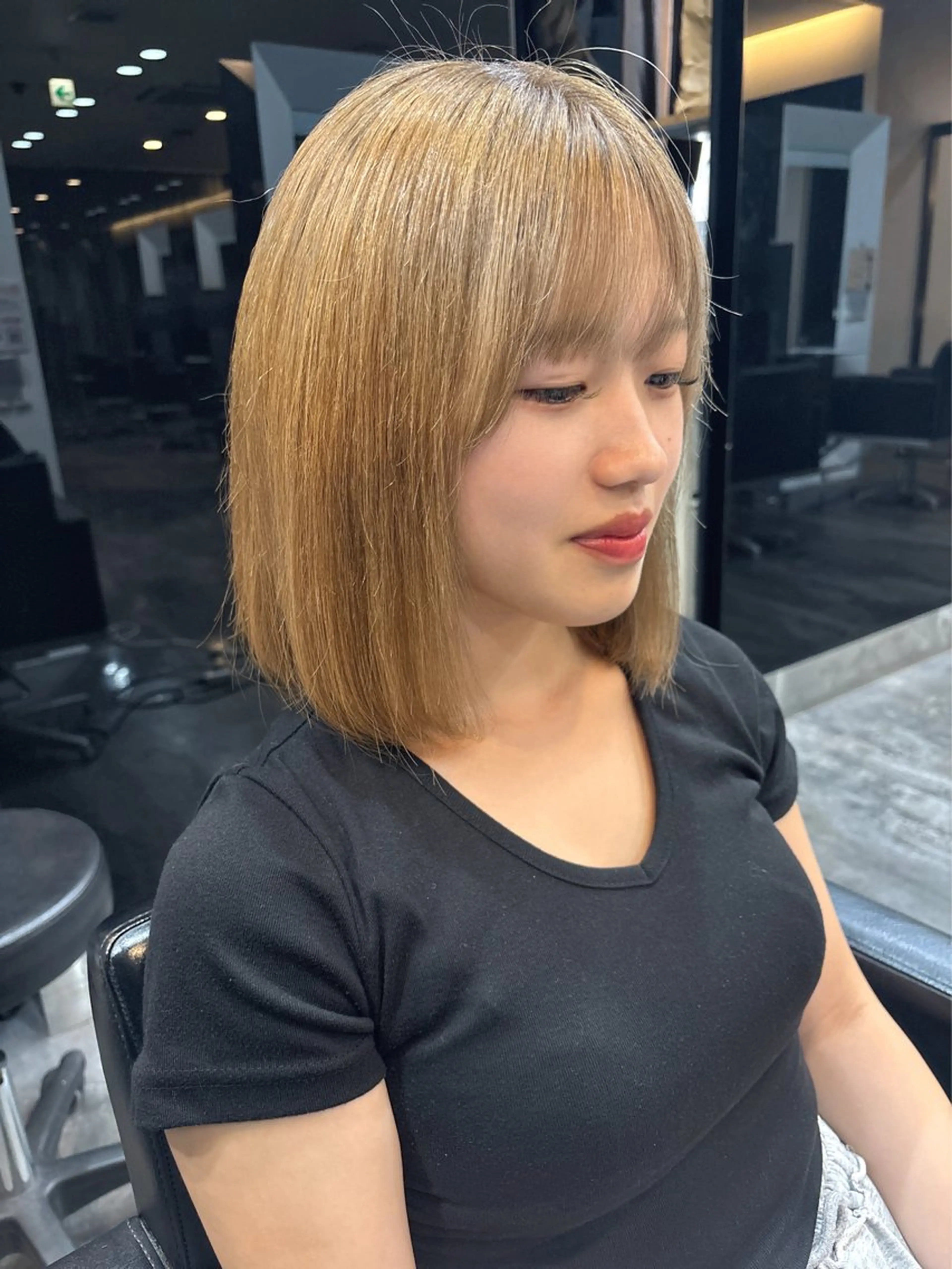 ミディアム ボブ カット 人気サロン縮毛矯正 ボブカットカラーのヘアスタイル