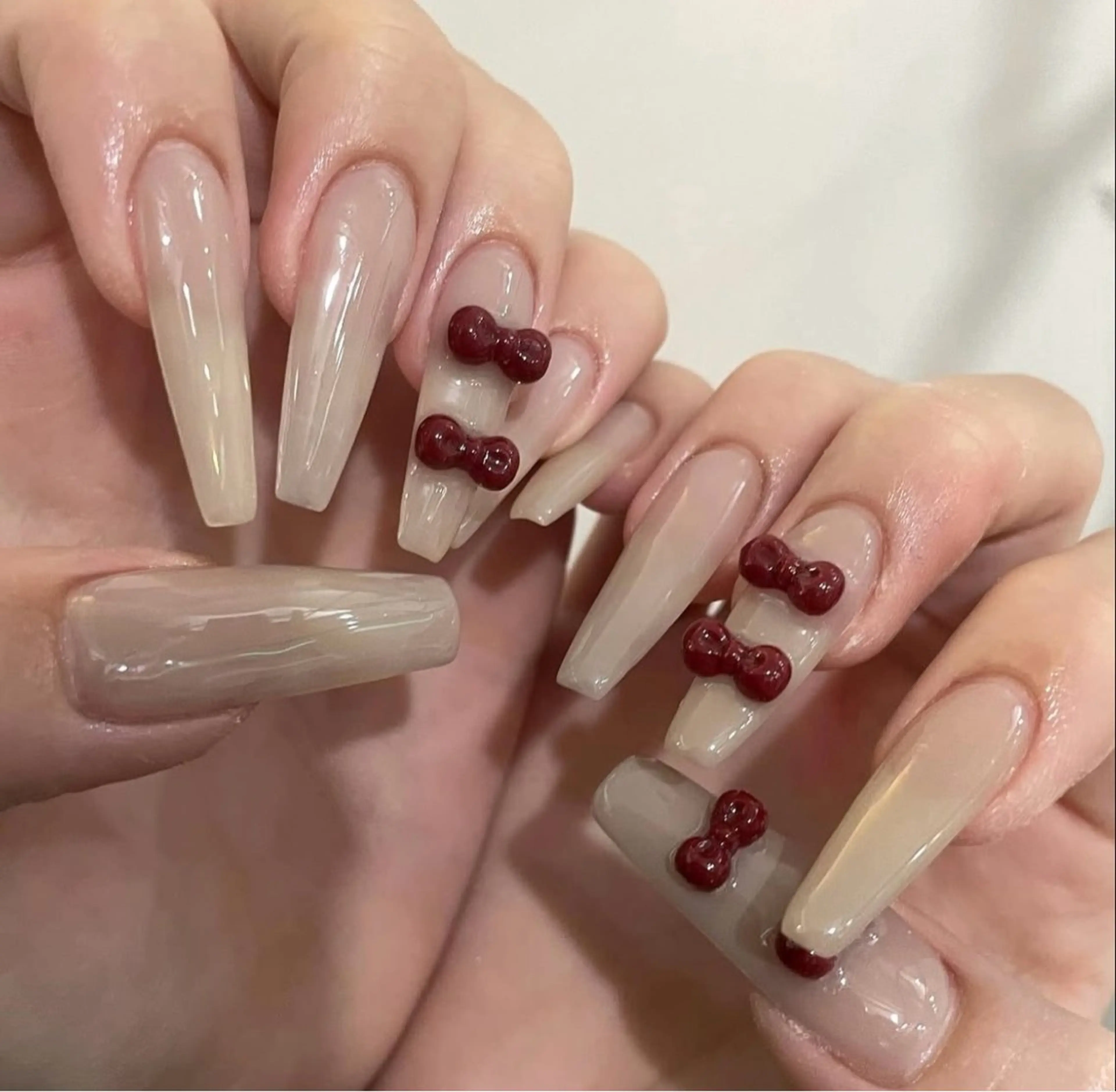 ロング ハンドネイル ハンドケア Pio Mielのネイルデザイン