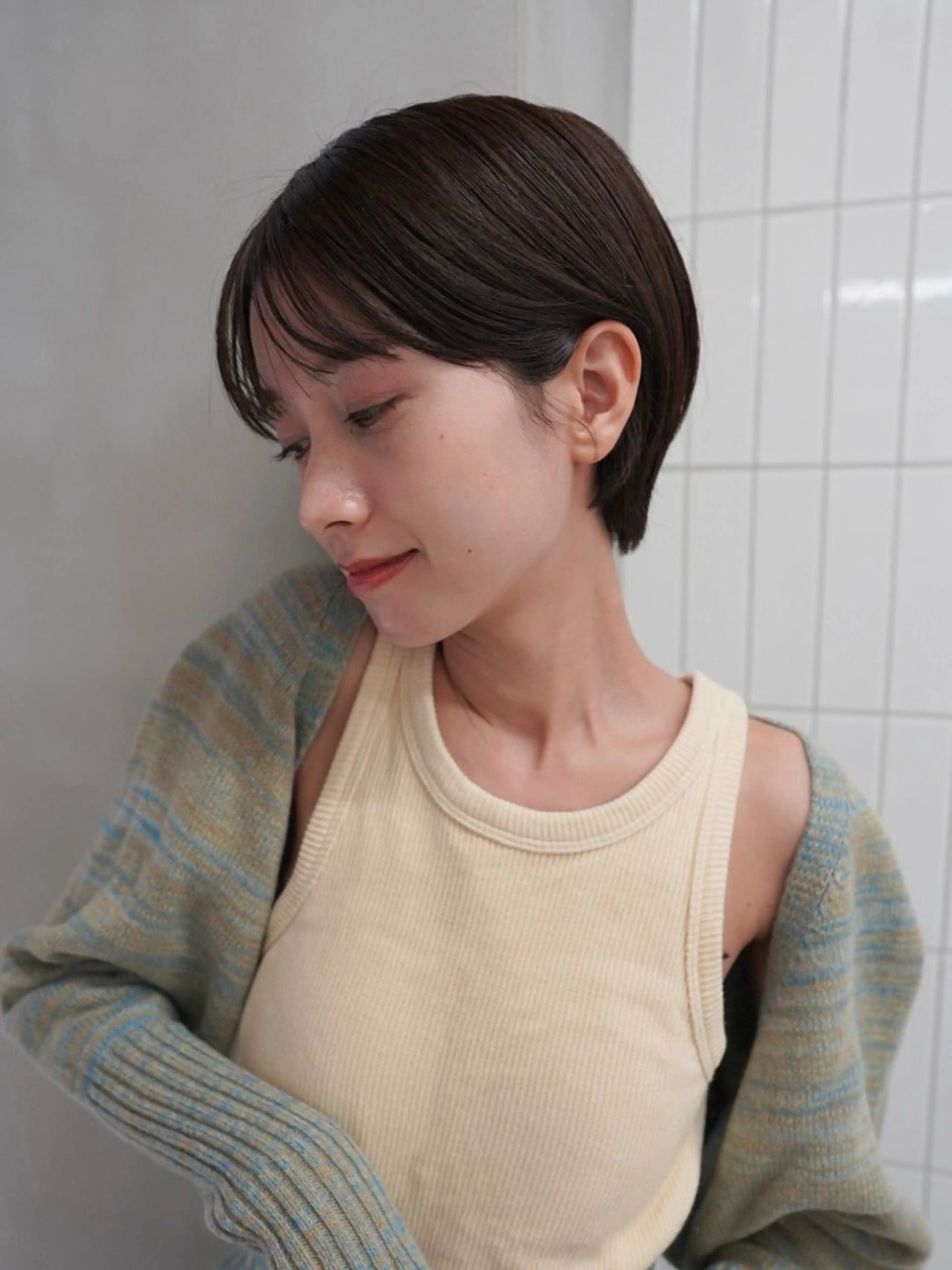 ショート 切りっぱなしボブ/ 艶カラー/綾莉のヘアスタイル