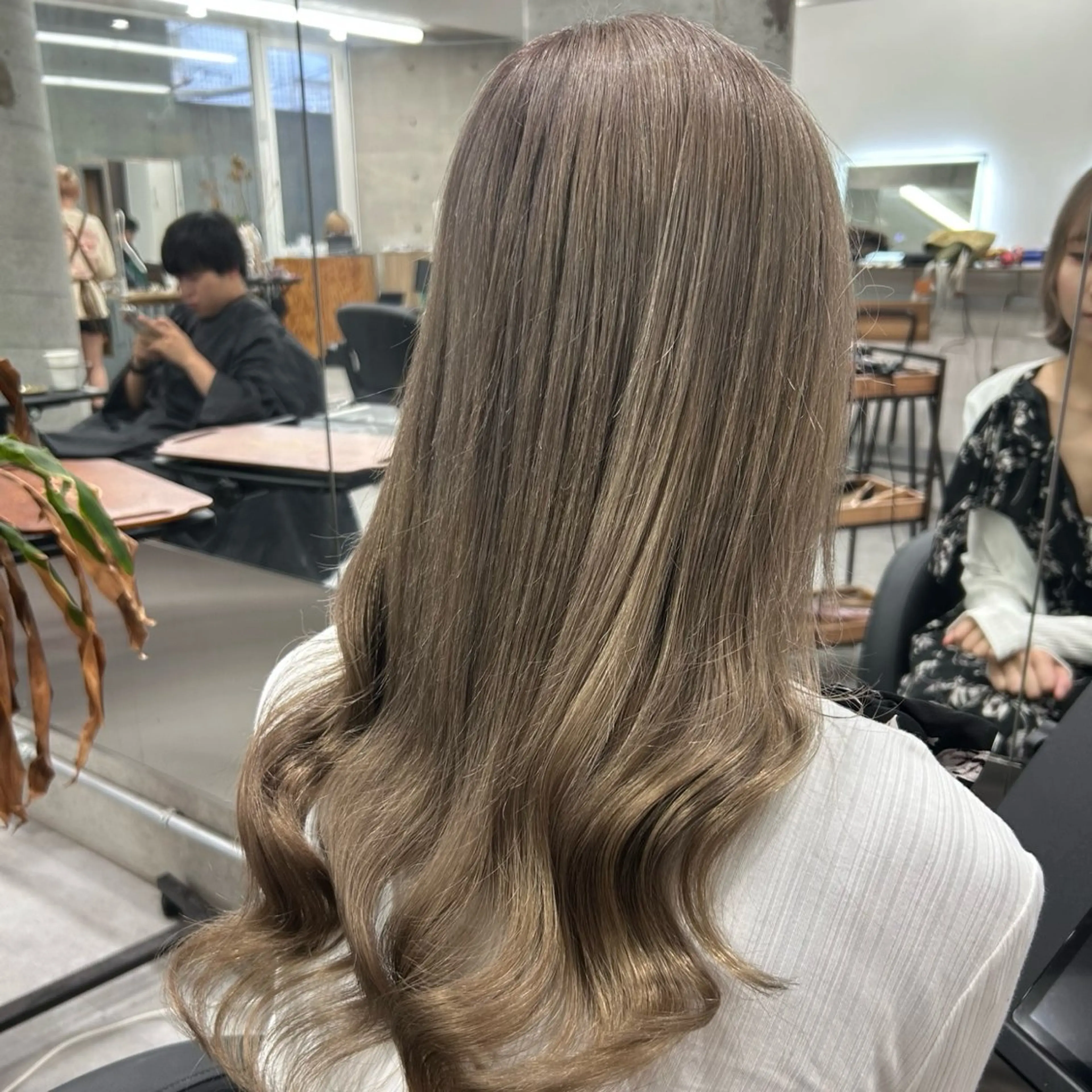 ロング カラー ブリーチ ケアブリーチ ダブルカラー ハイトーンカラー welring所属・Aoba 🫧艶ハイトーン🫧のヘアスタイル