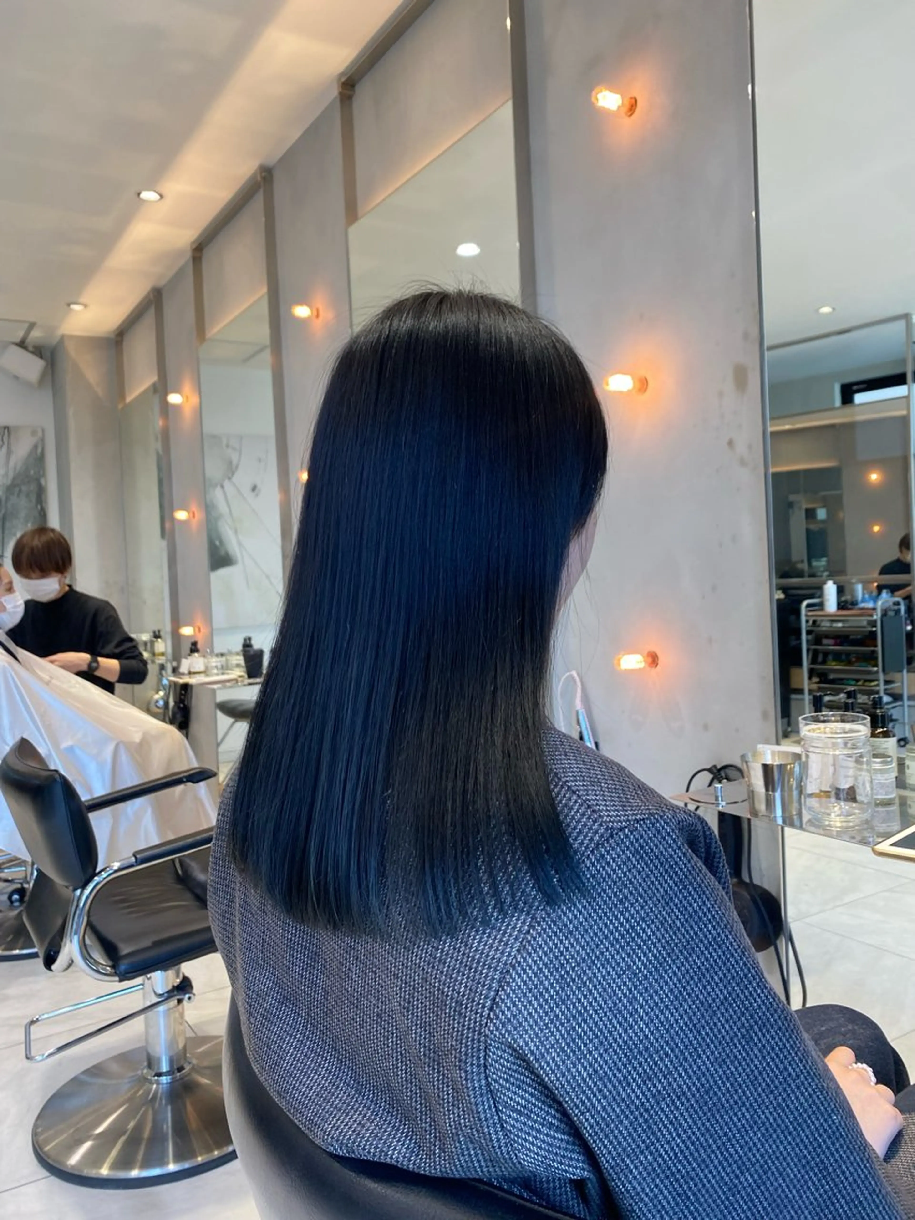 セミロング カラー 黒髪 ブルーカラー ブルーブラック ヘアカラー トリートメント ヘッドスパ ヘアセット ショートカット 🦎Raitoのヘアスタイル