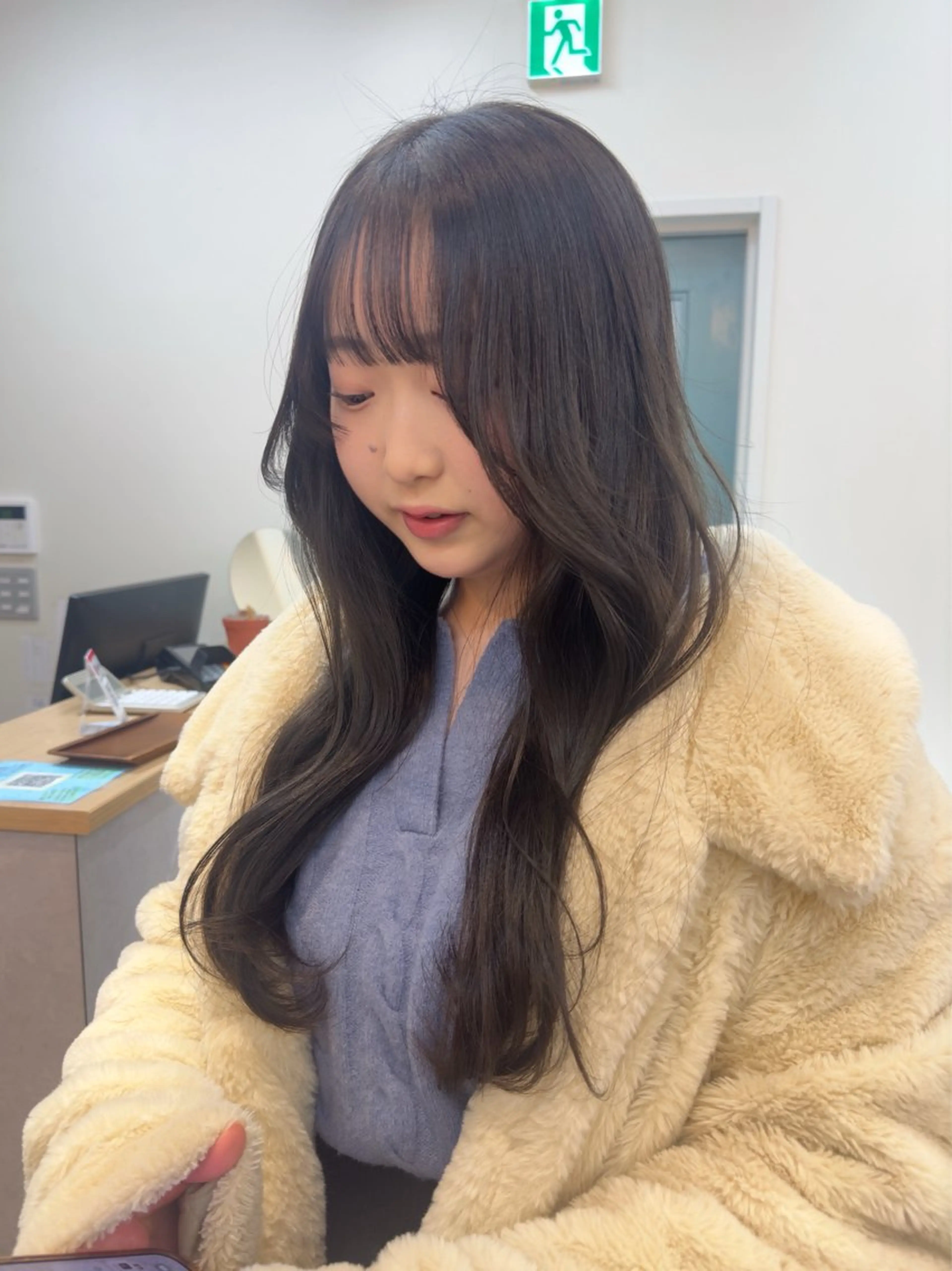 ロング カラー 透明感カラー くびれヘア 顔周りカット カット ヘアカラー レイヤー/顔周り /いいぬまみかのヘアスタイル