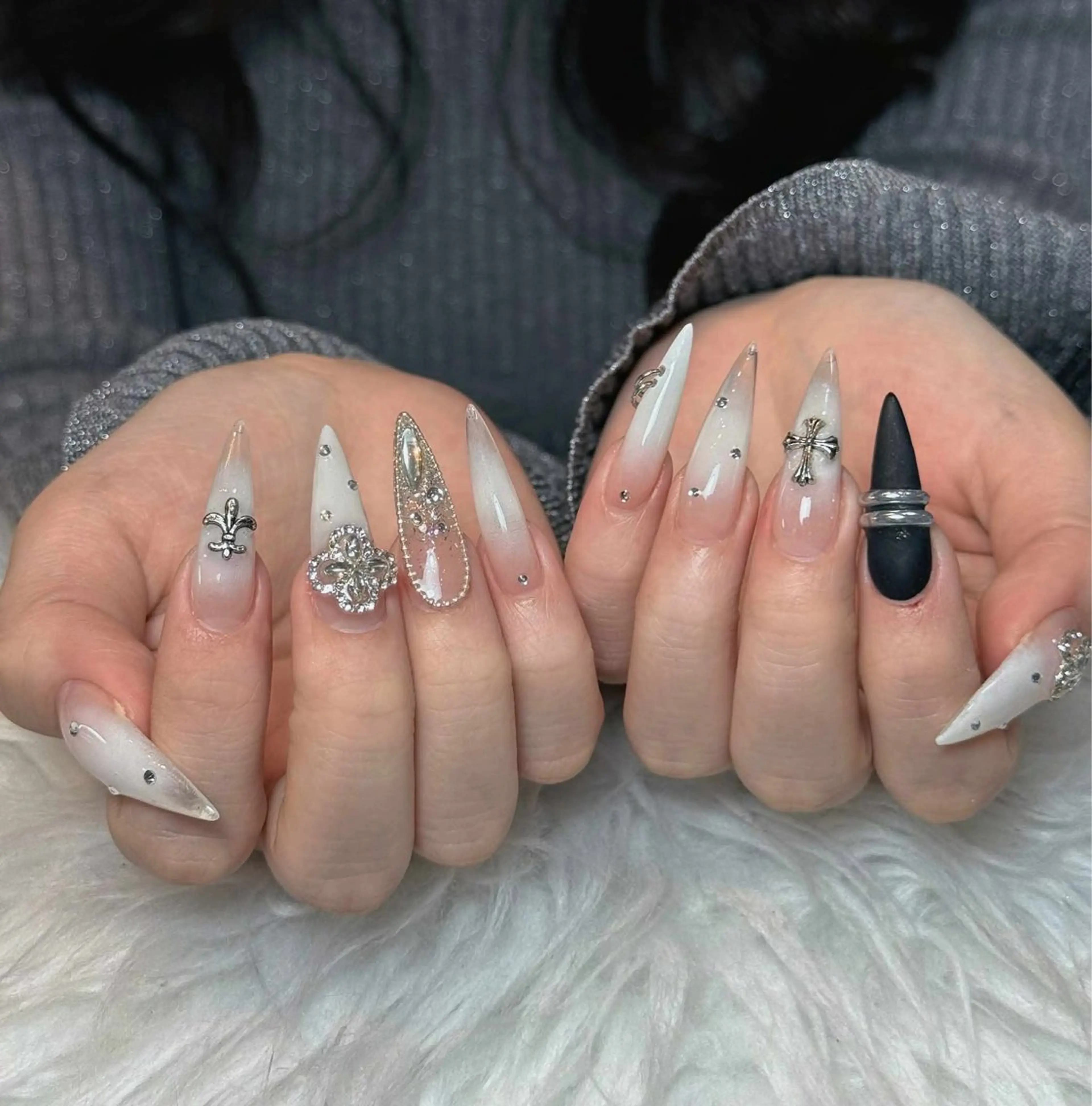 ネイル オーロラネイル ボルドー ブラウン 氷ネイル・うるうるネイル キラキラネイル ハンドネイル Julli NailStudioのネイルデザイン