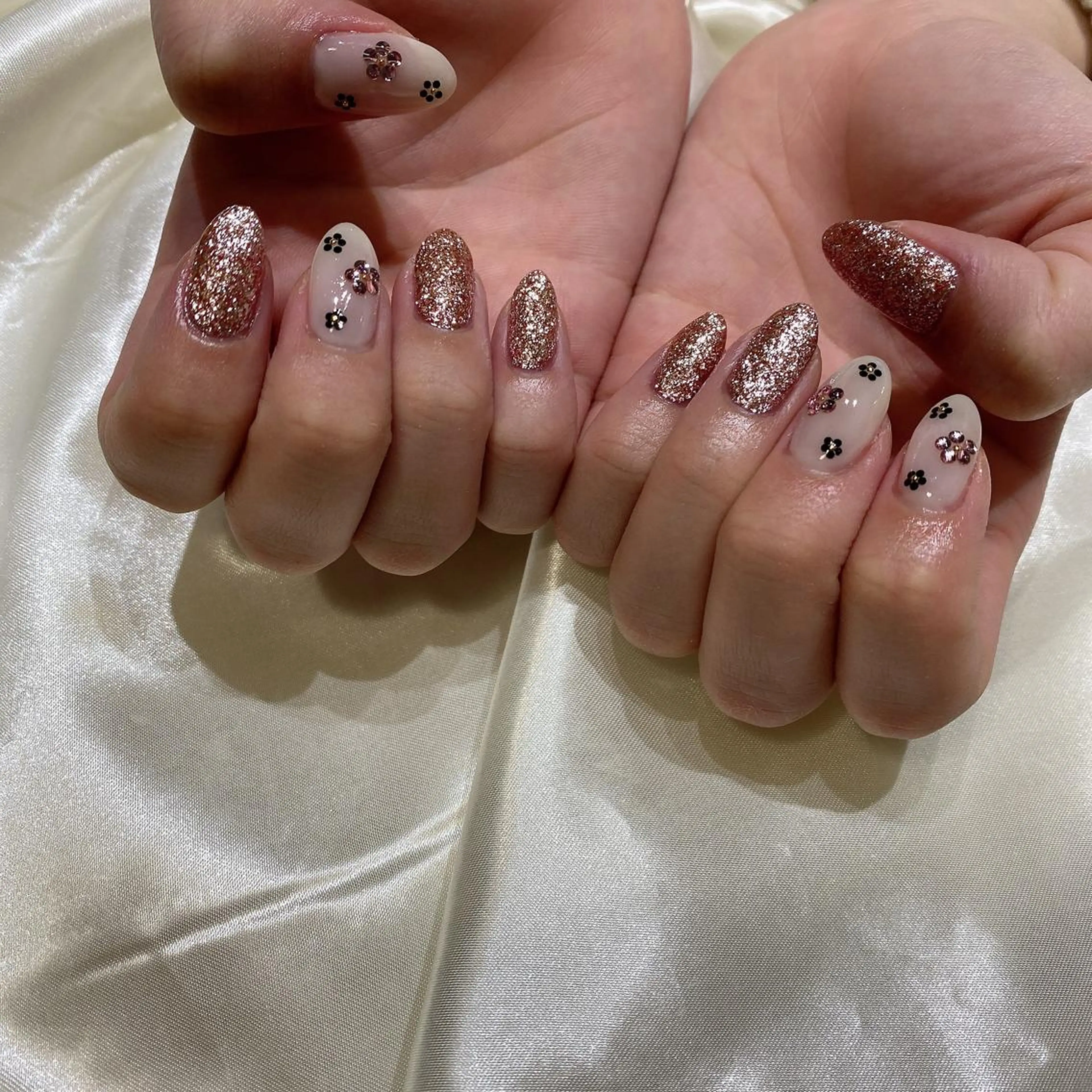 ネイル ハンドネイル 西岡 杏のネイルデザイン