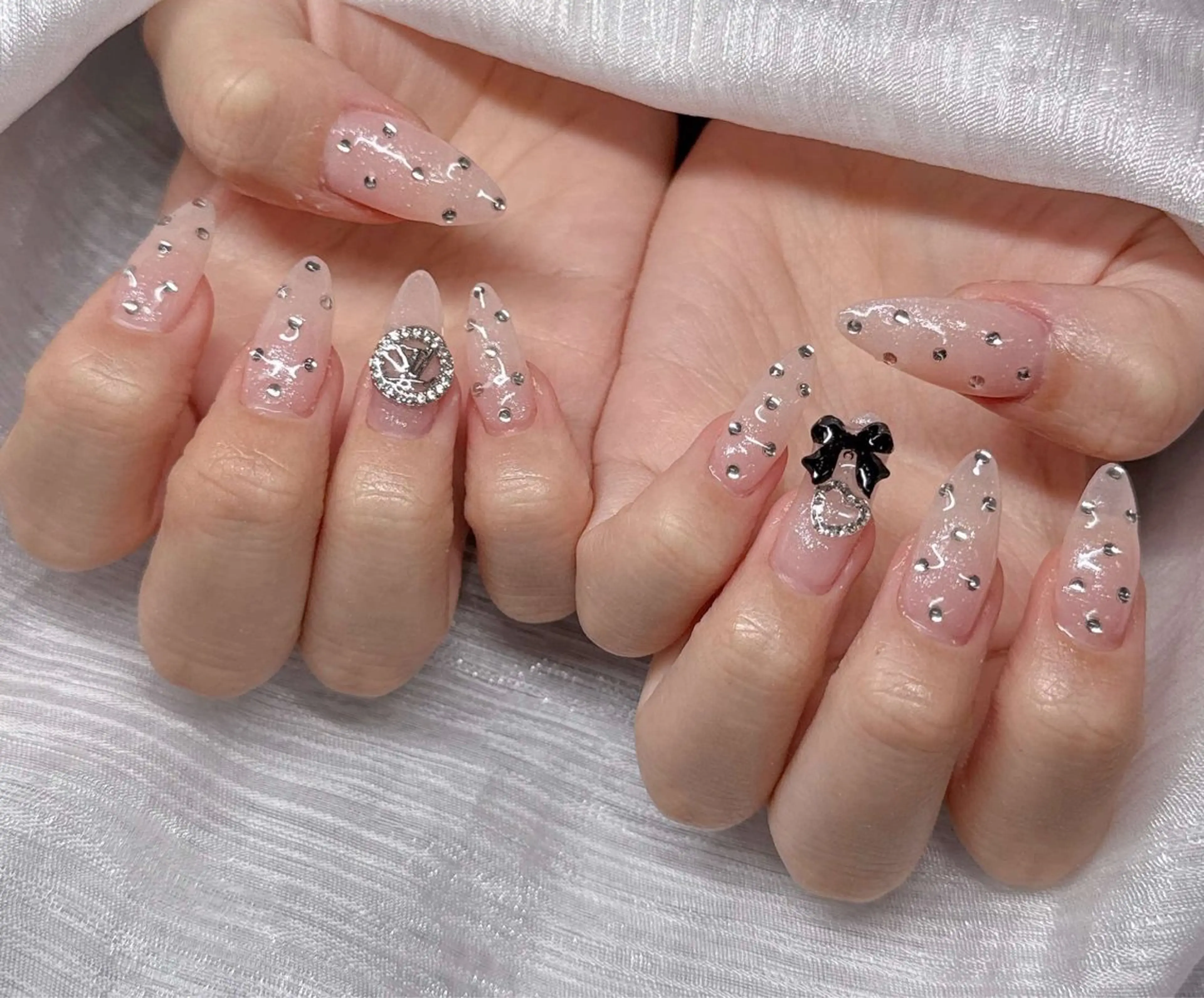 ネイル 長さ出し グラデーション 卒業式 キラキラネイル マグネットネイル ハンドネイル Lee Nailsのネイルデザイン