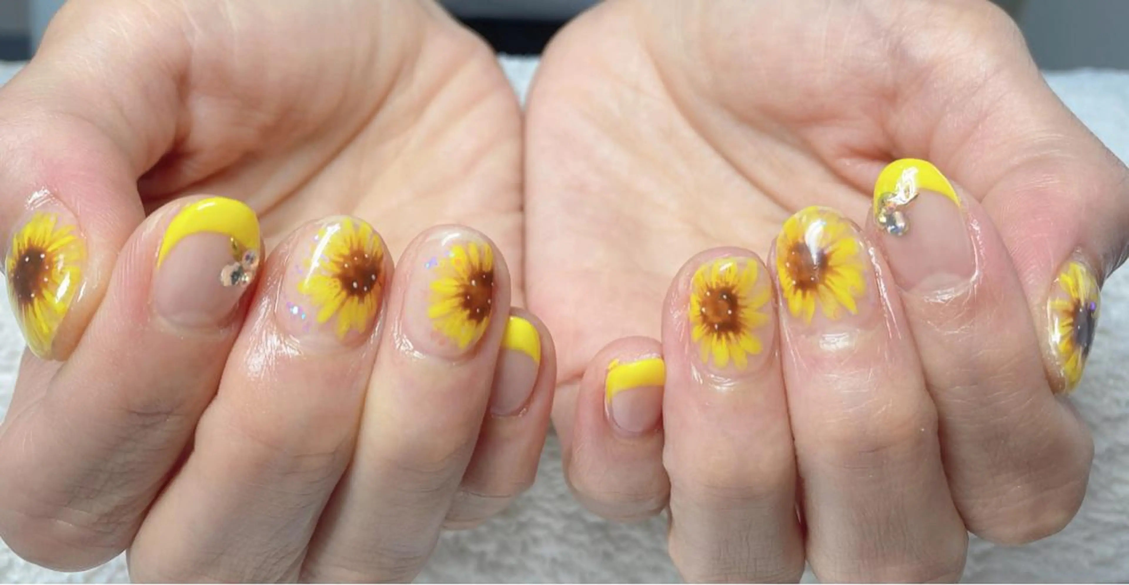 ネイル ハンドネイル ニュアンスネイル🌈 MYU Nailsのネイルデザイン