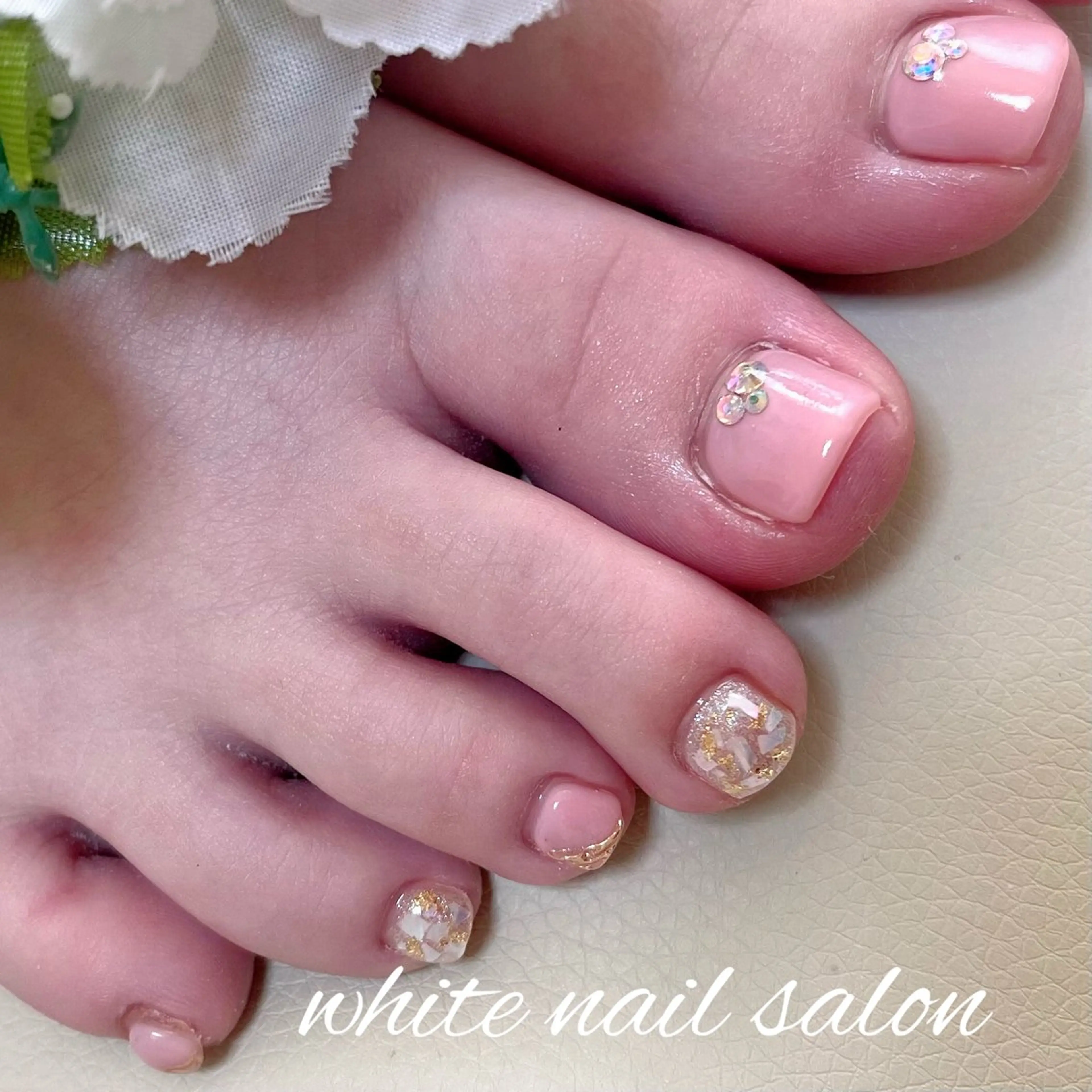 ネイル フットネイル white nail salonのネイルデザイン