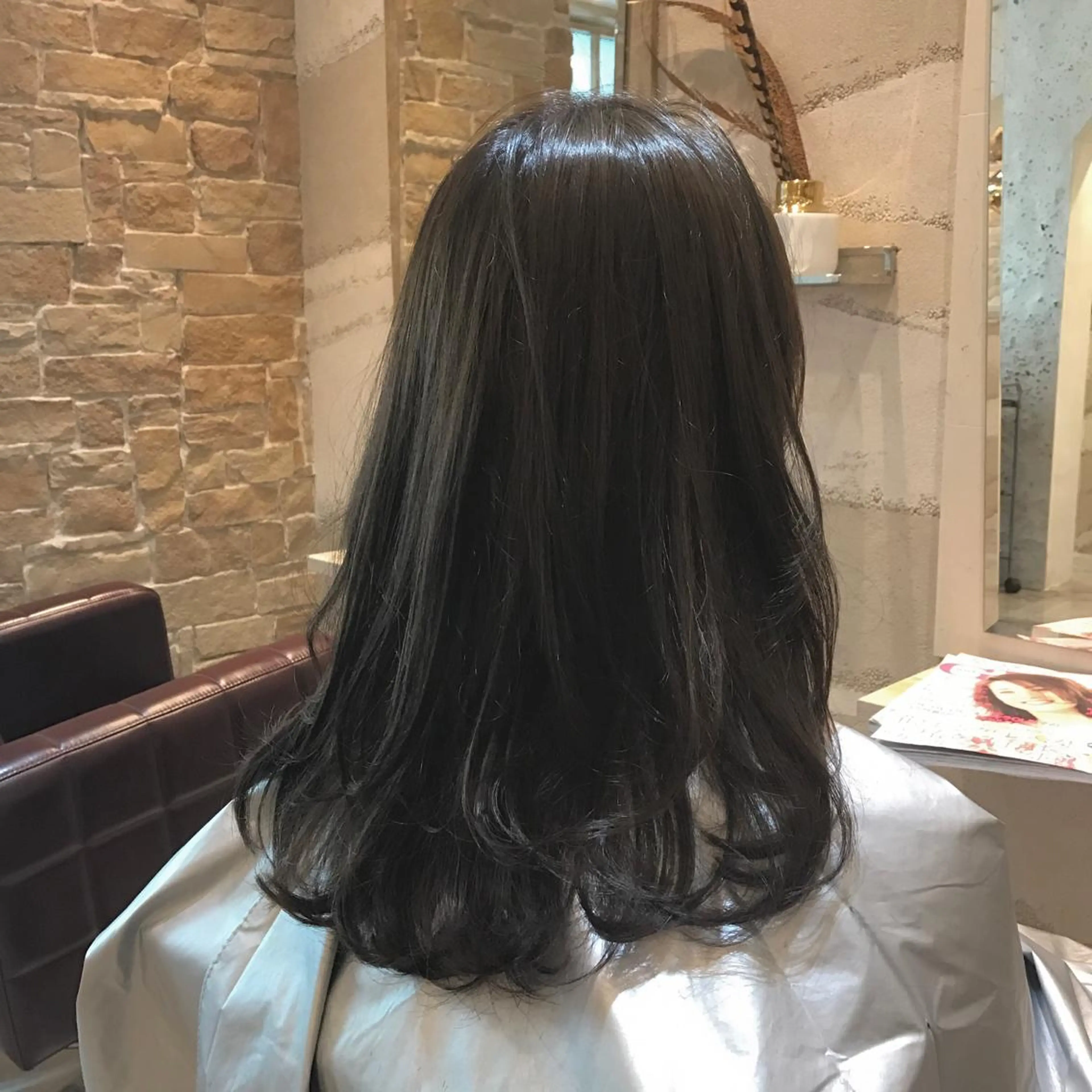 セミロング カラー ブルーカラー トリートメント 髪質改善・艶髪特化 木村侑平のヘアスタイル