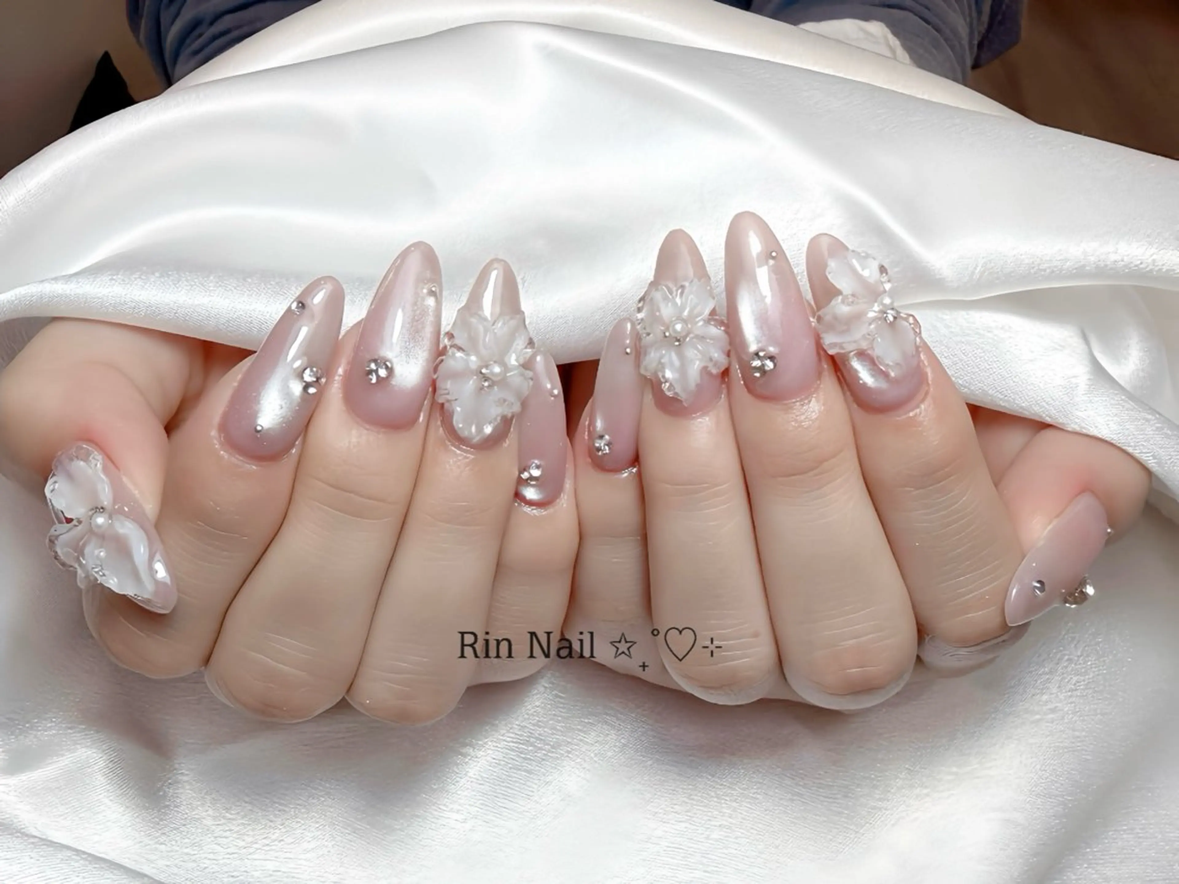 ネイル アートネイル チークネイル ジェルネイル ロングネイル マグネットネイル ハンドネイル Rin Nail 新大久保店のネイルデザイン