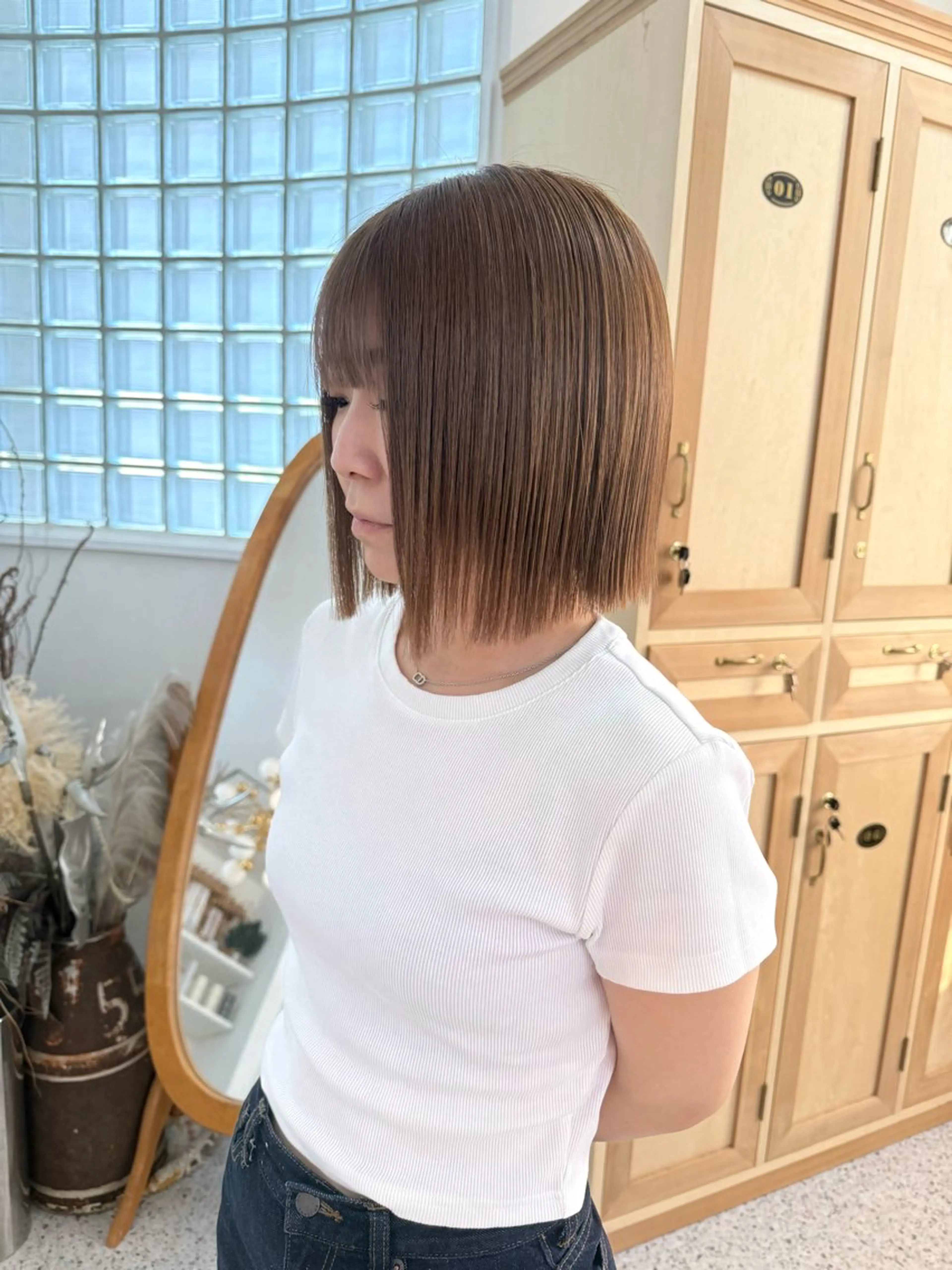 ミディアム 切りっぱなしボブ ボブ カット ヘアカラー トリートメント LOMARLIE/ NATUMIのヘアスタイル