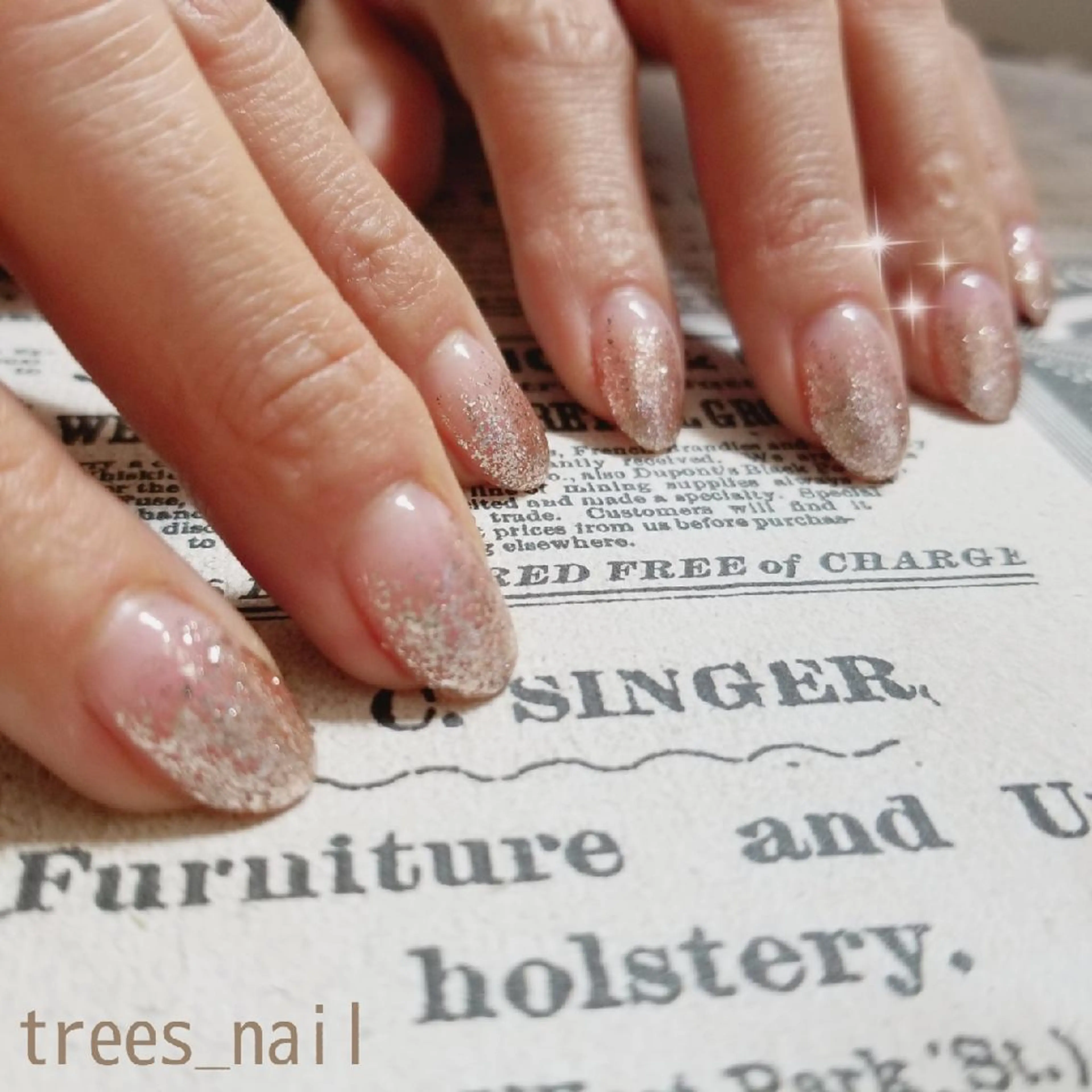 ネイル グラデーション ラメ(グリッター) ラメグラデーション ピンク ピンクベージュ trees_ nailのネイルデザイン
