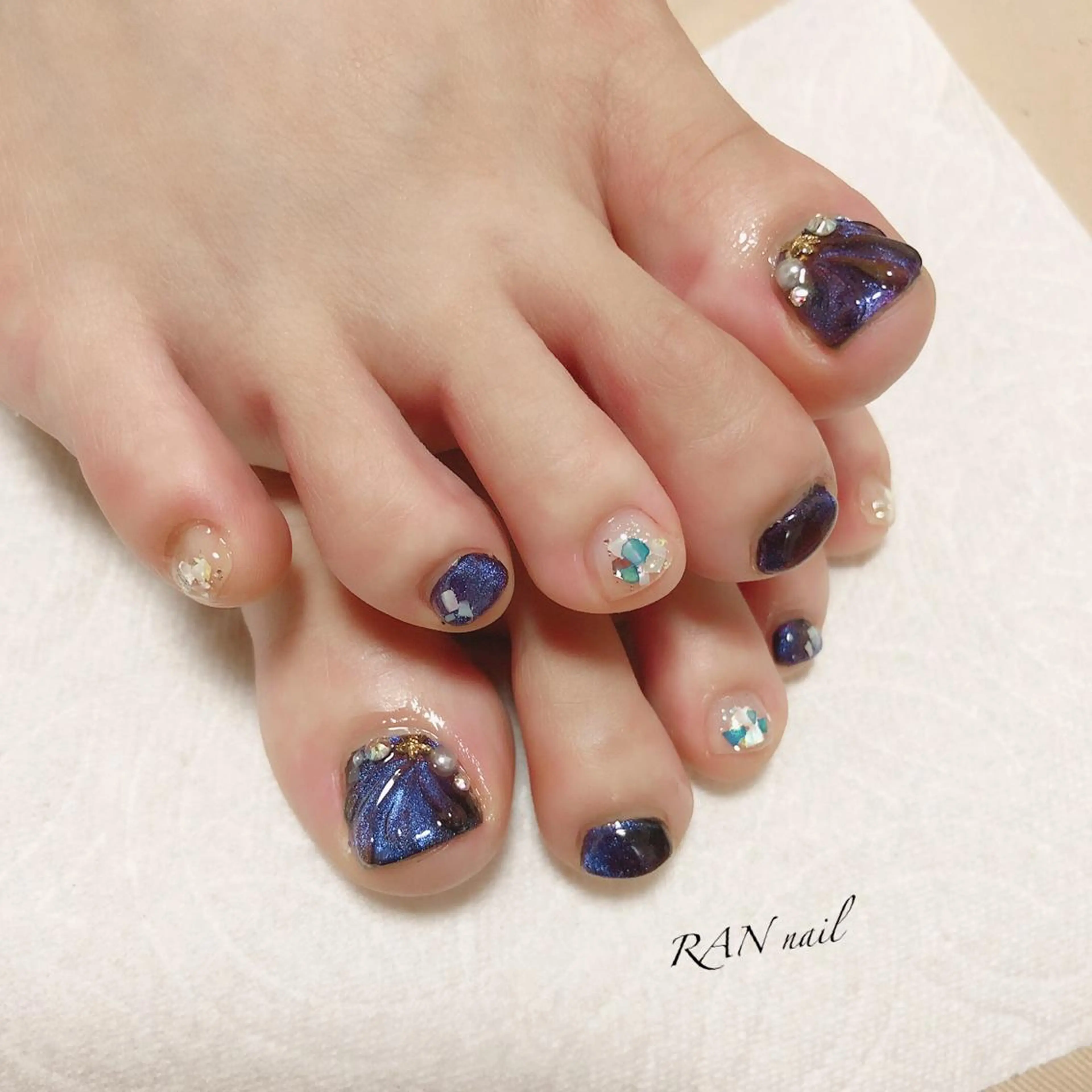 ネイル フットネイル キラキラネイル ハンドネイル フットネイル RAN nailのネイルデザイン