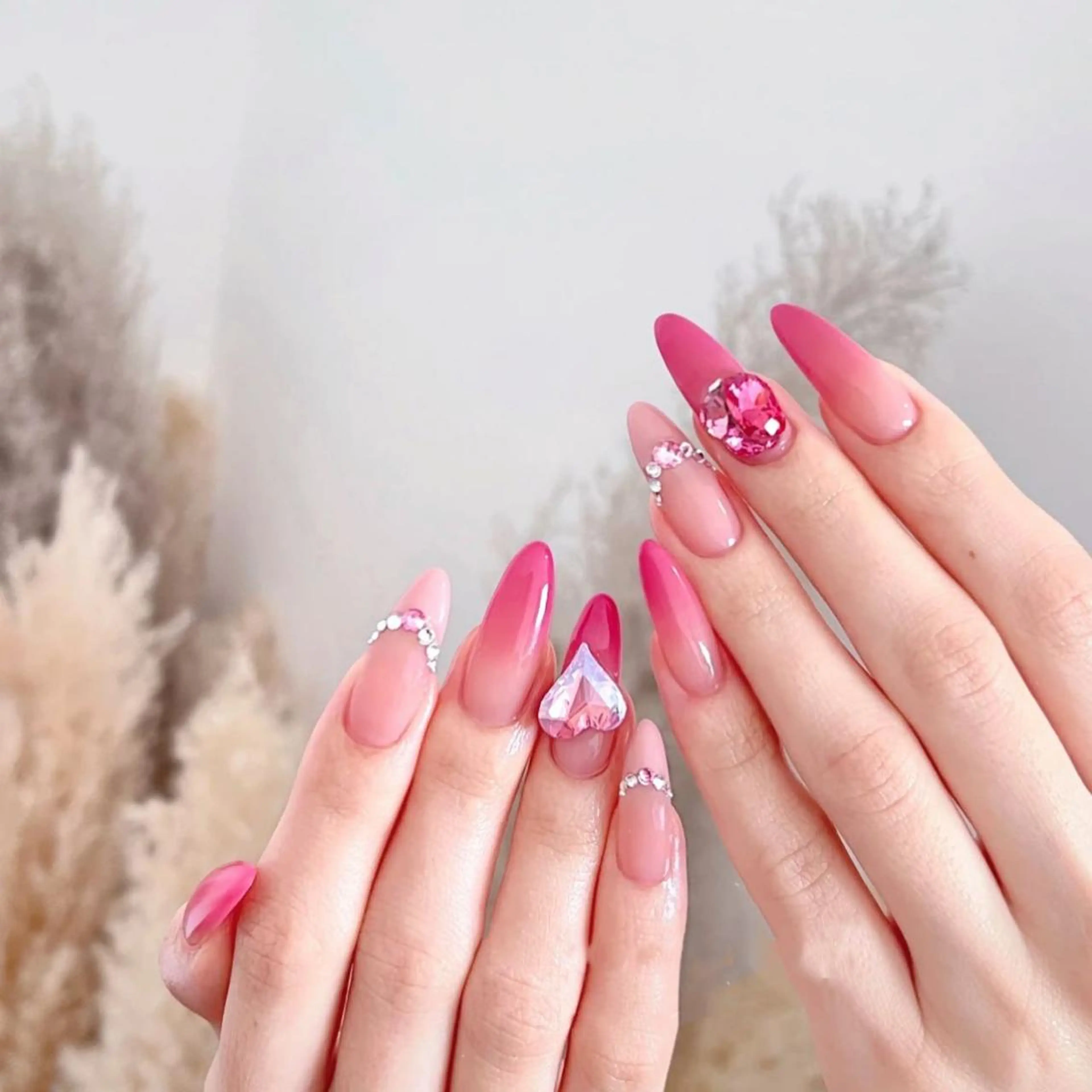 ネイル アートネイル 長さ出し ネイルチップ Queens momoのネイルデザイン