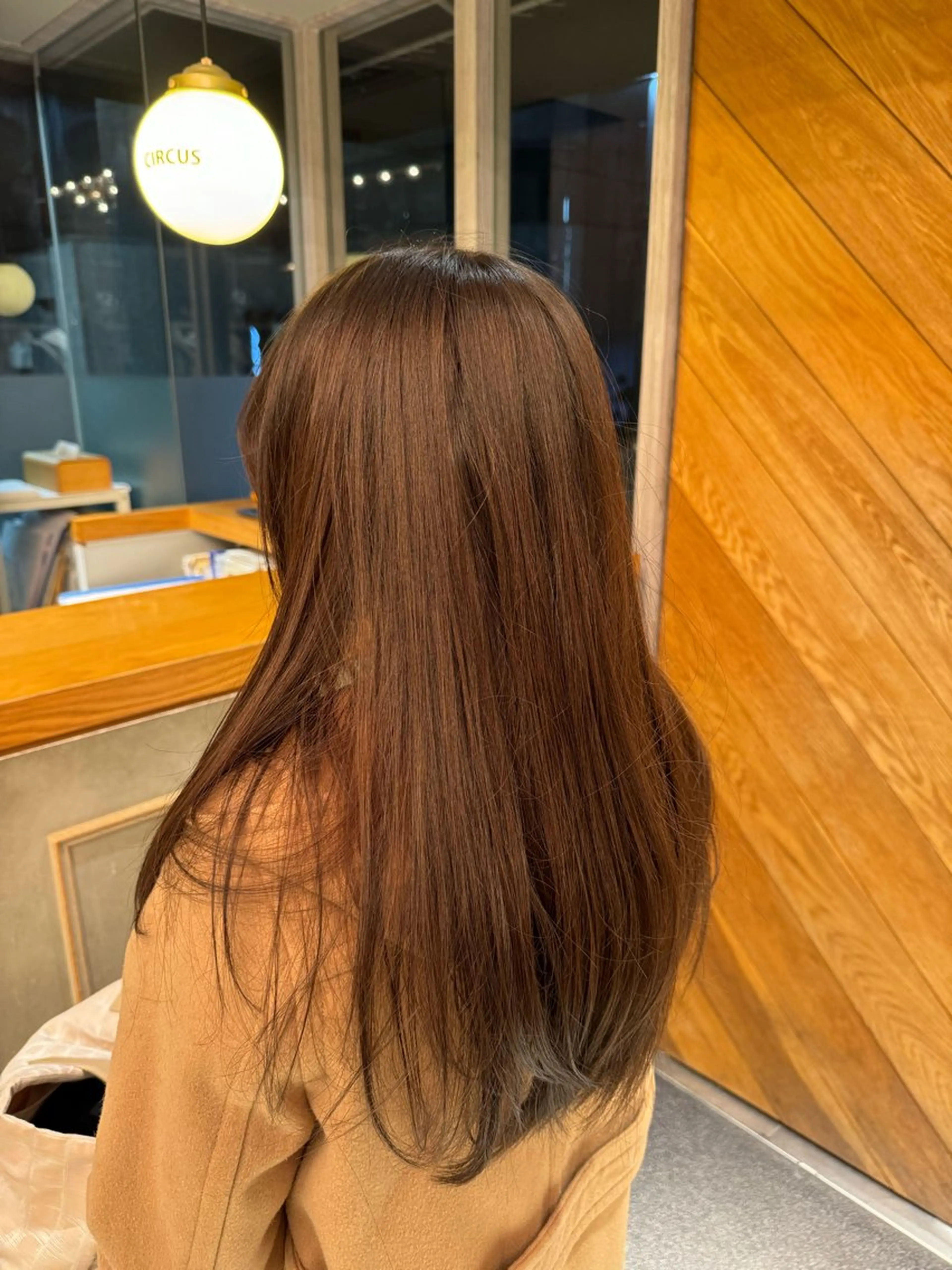 セミロング カラー 入学式 卒業式のヘアスタイル ✨大人ショートヘア ✨ロイのヘアスタイル