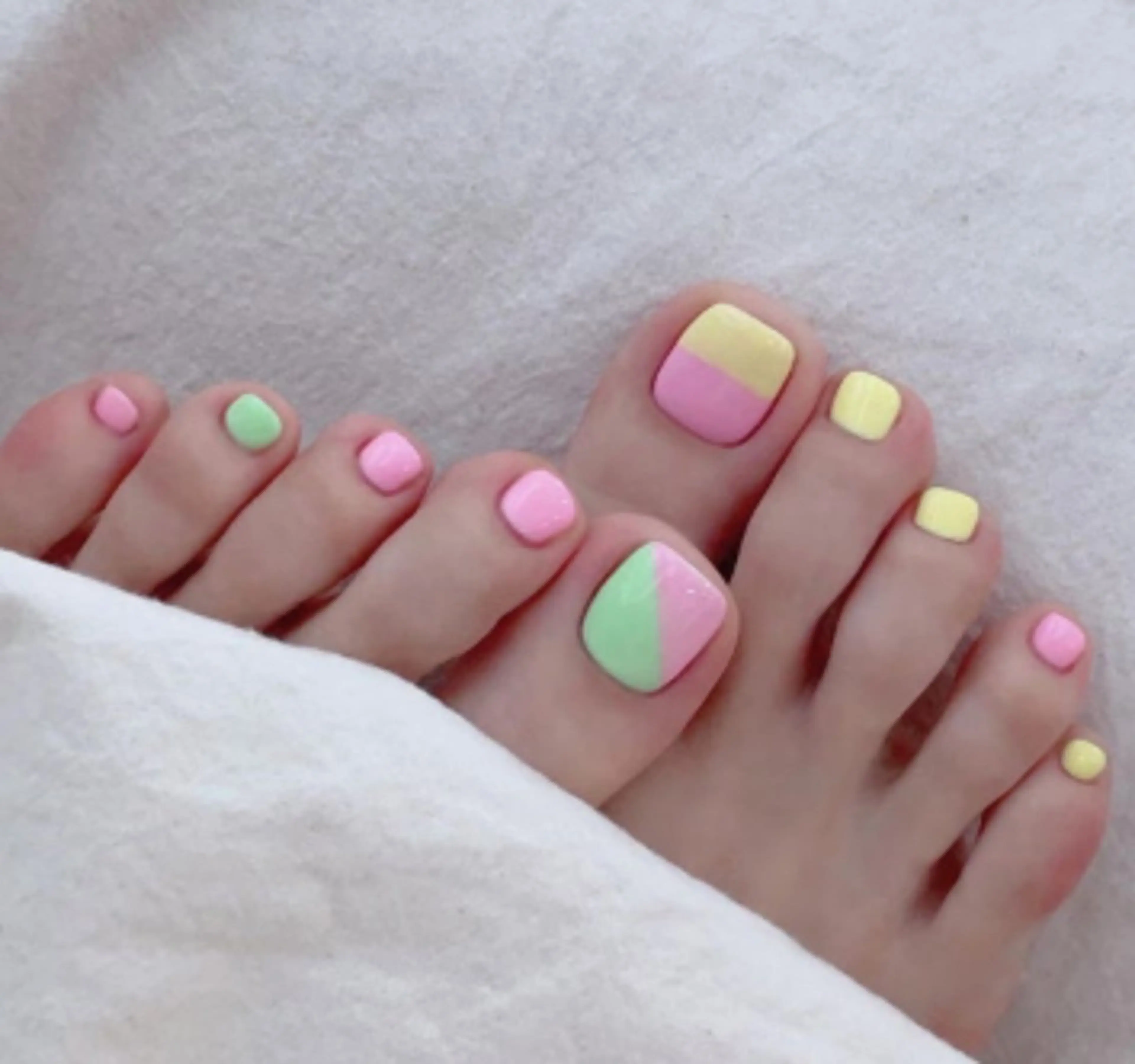 ネイル フットネイル herbal relaxation &beauty満芳庭所属・楊 蓉のネイルデザイン