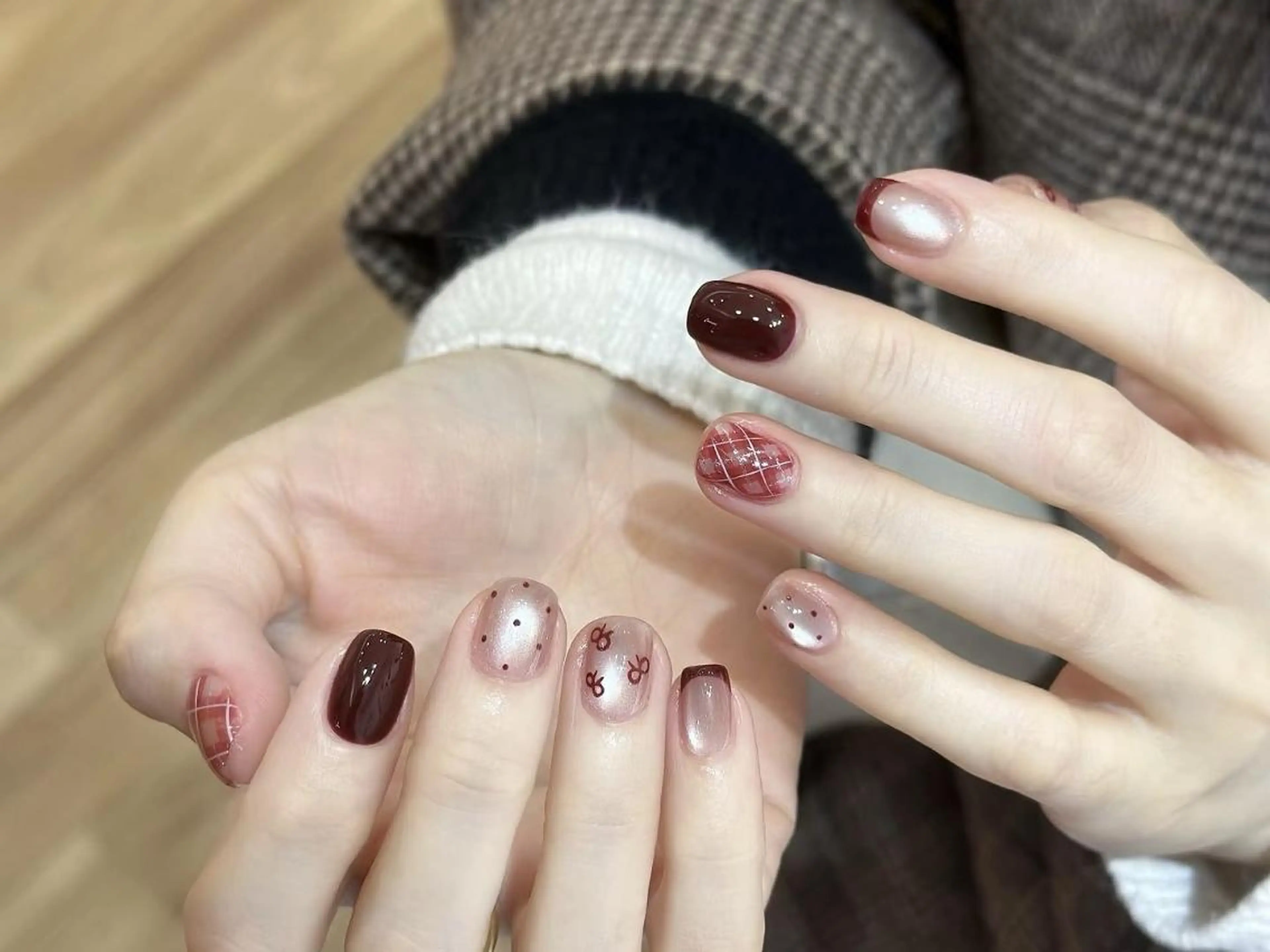 ネイル アートネイル ジェルネイル ガーリー ハート 赤色 ハンドネイル ハンドケア 🎀NA.YUKI 上野店🎀のネイルデザイン