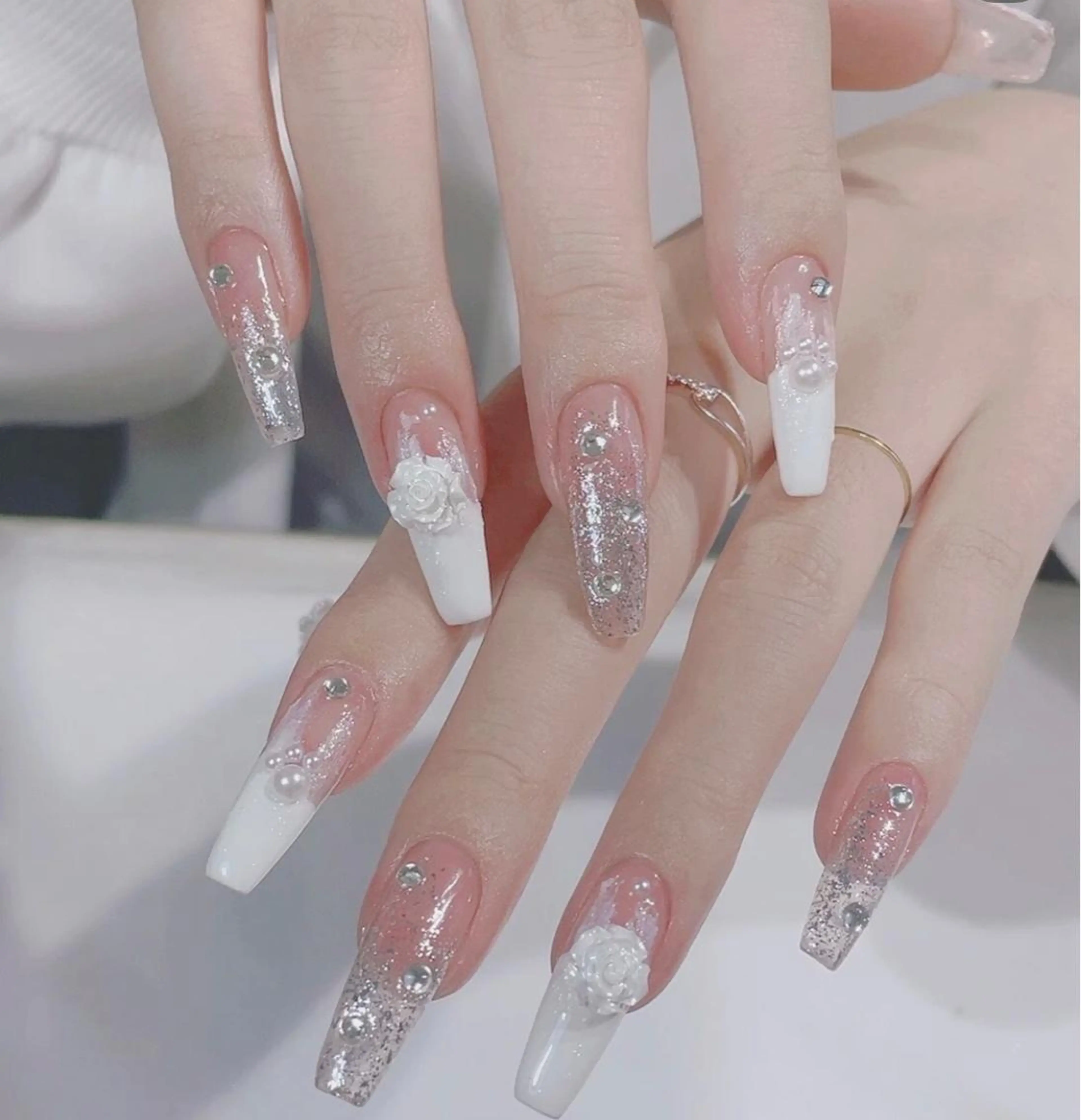 ネイル ハンドネイル VIVIAN リサのネイルデザイン