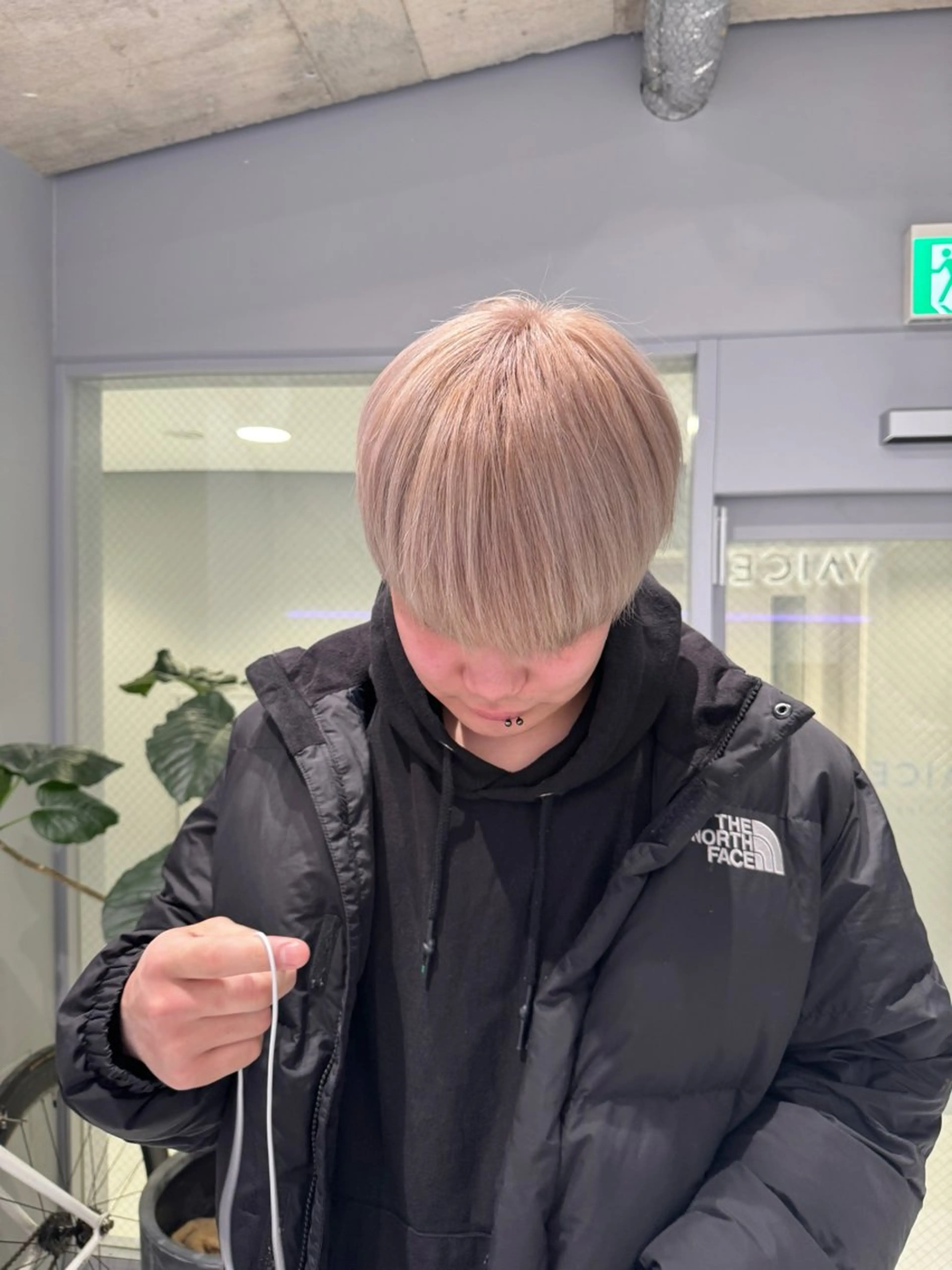 カラー 艶 ケアブリーチ 🎀🩵RISAのヘアスタイル