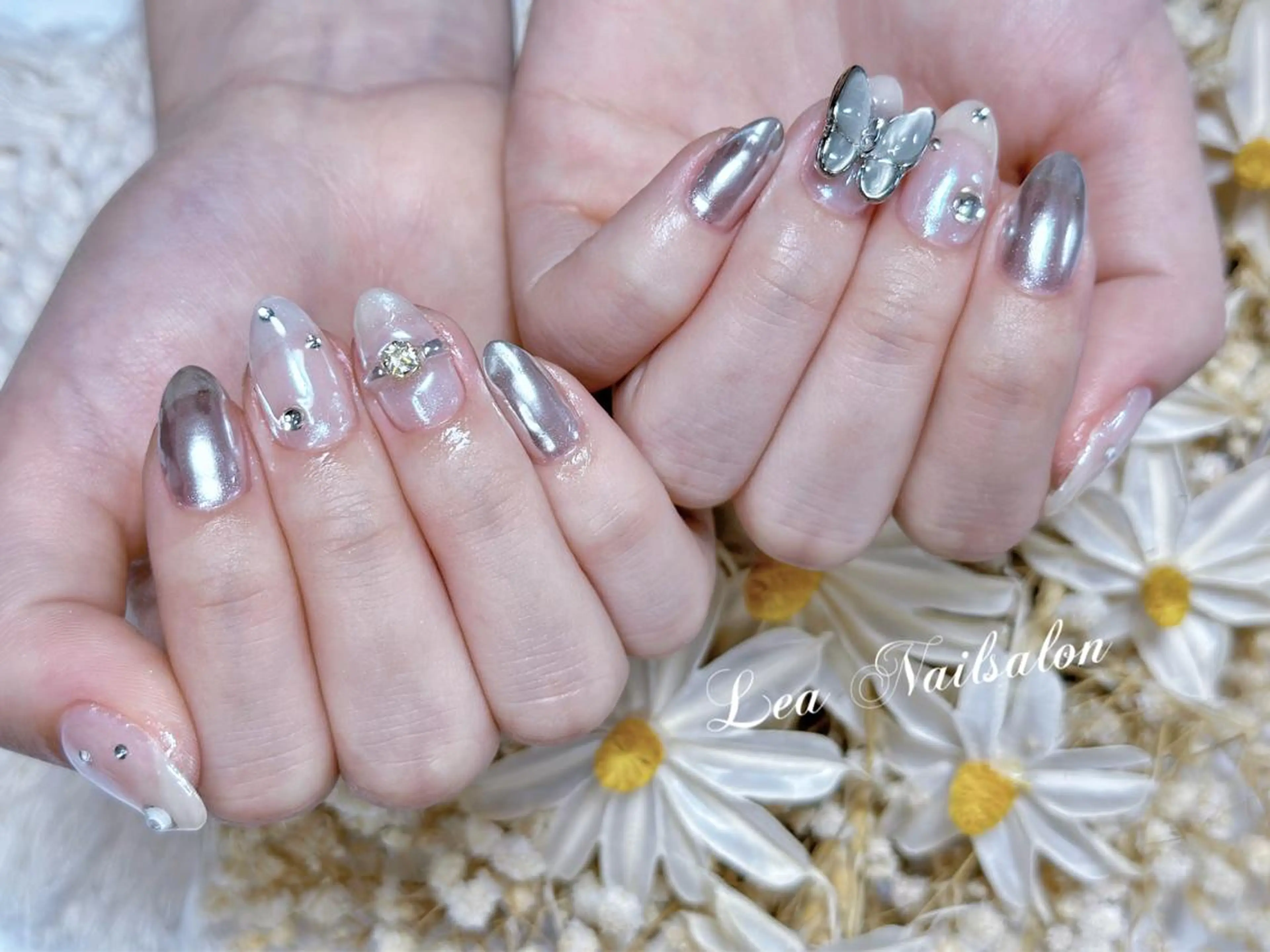 ミディアム カラー ネイル Le’a NailSalonのネイルデザイン