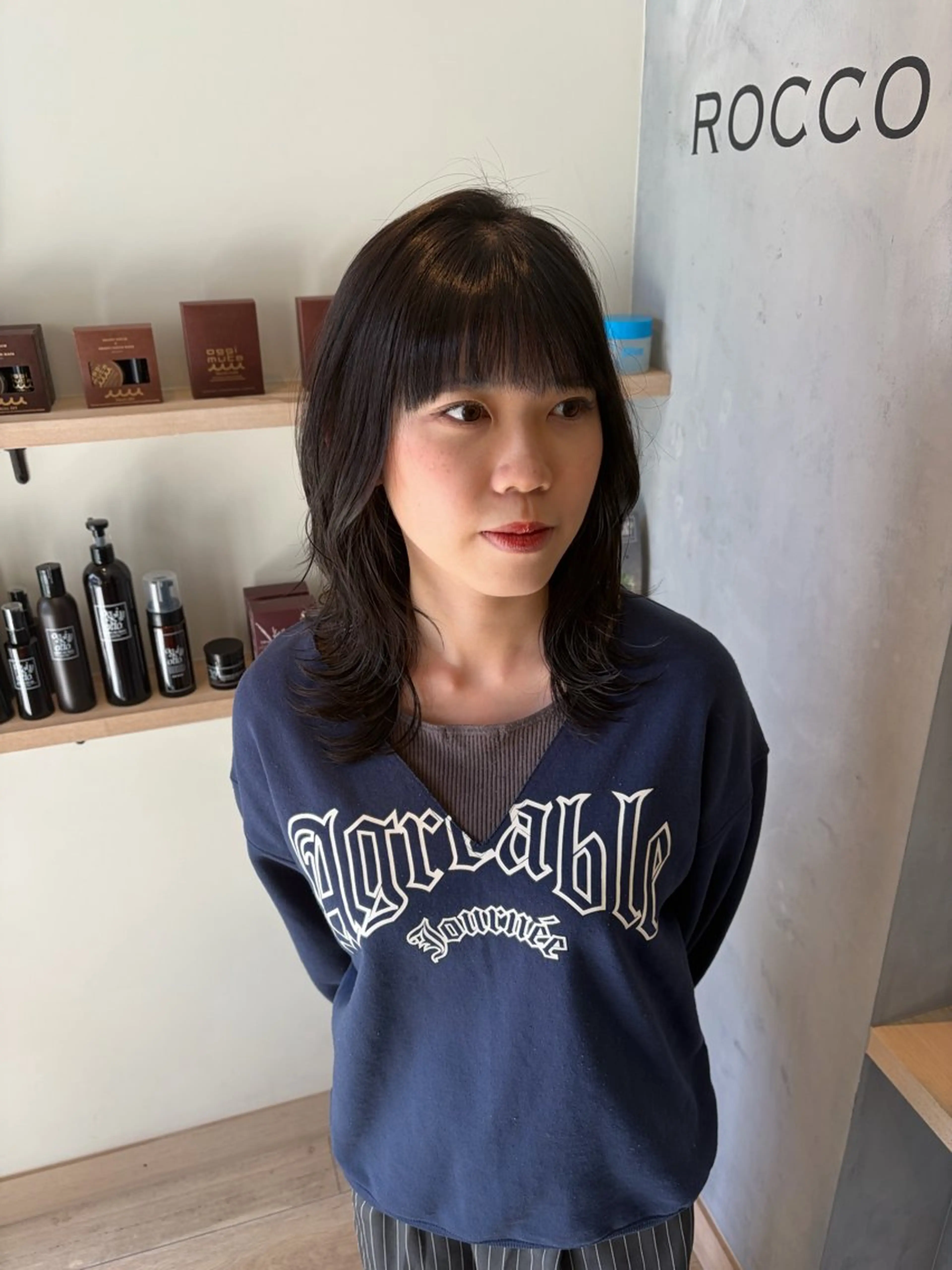 セミロング ヘアカラー アイナ ROCCOのヘアスタイル