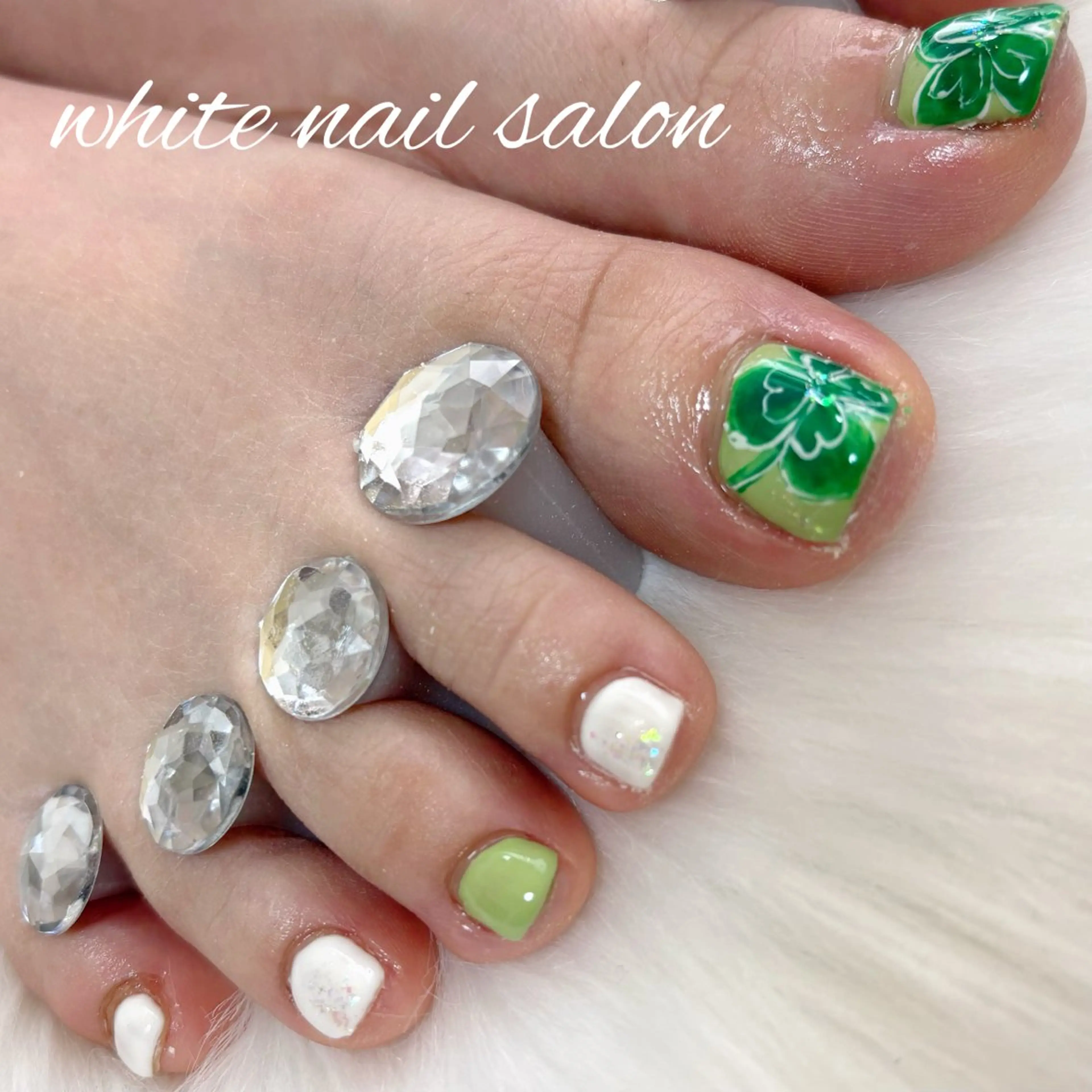 ネイル フットネイル ハンドネイル white nail salonのネイルデザイン