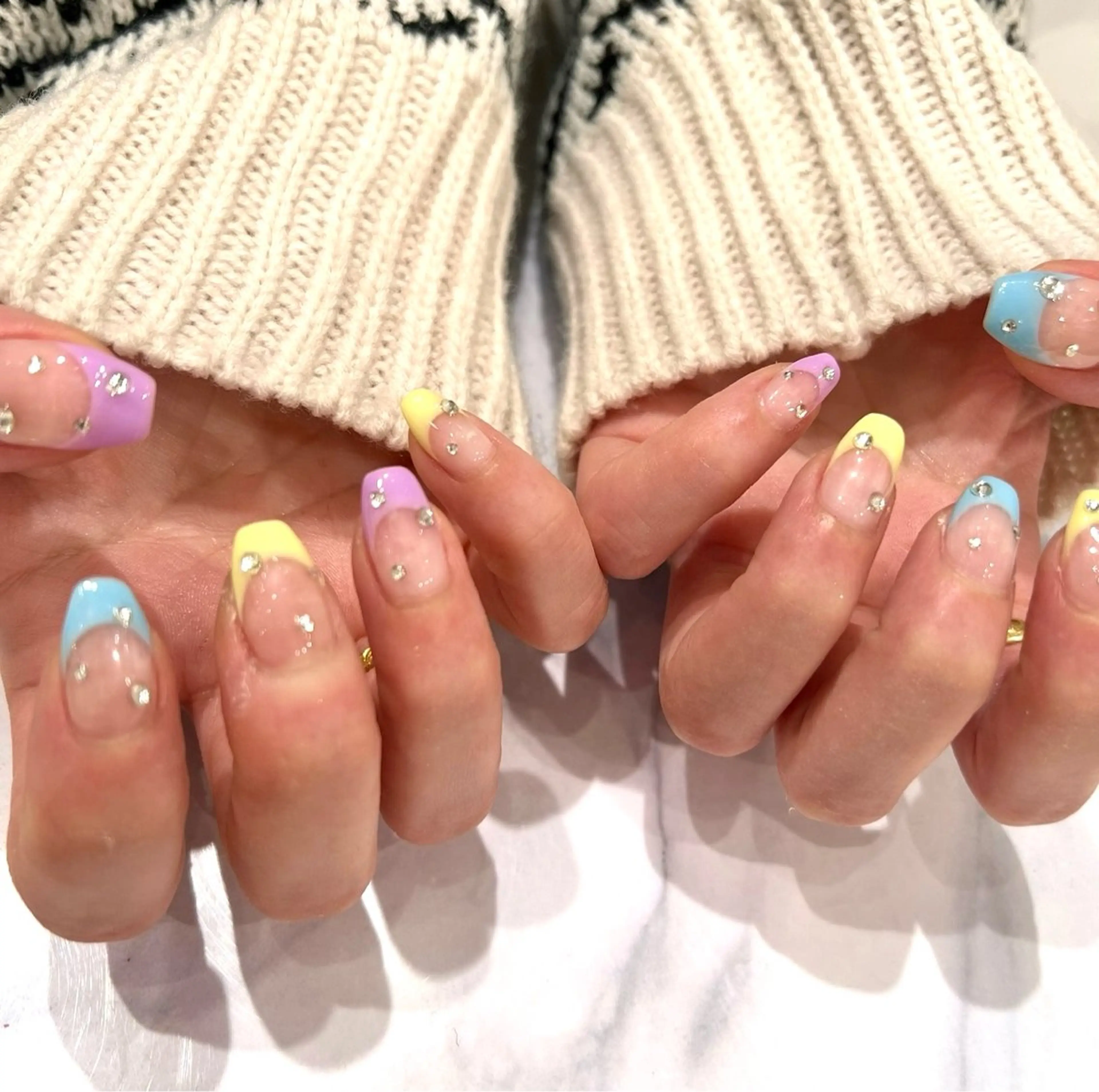 ネイル ハンドネイル 🌏AURORA | RiRi🪐のネイルデザイン