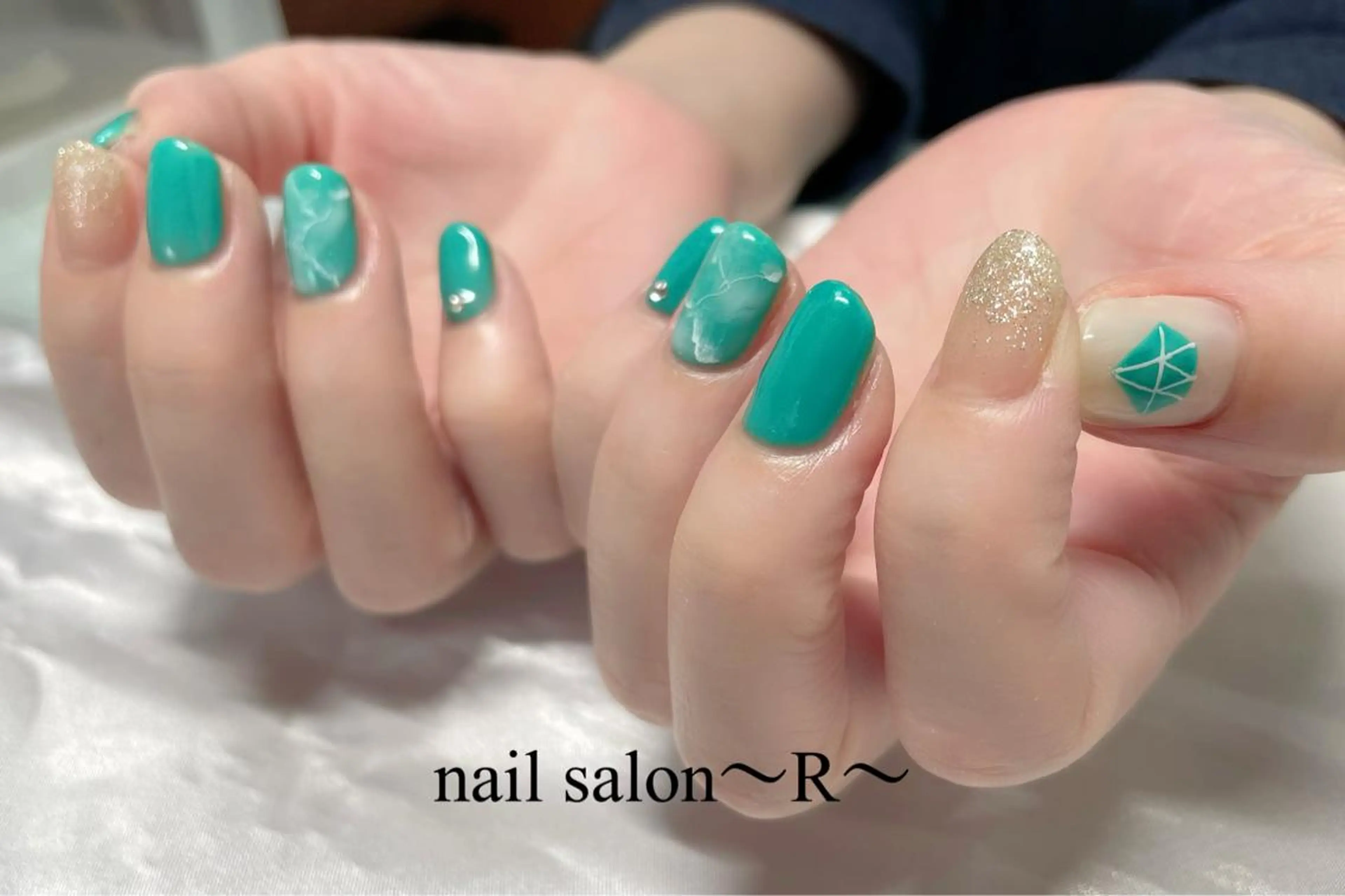 ネイル ハンドネイル 〜 R〜 プライベートサロンのネイルデザイン