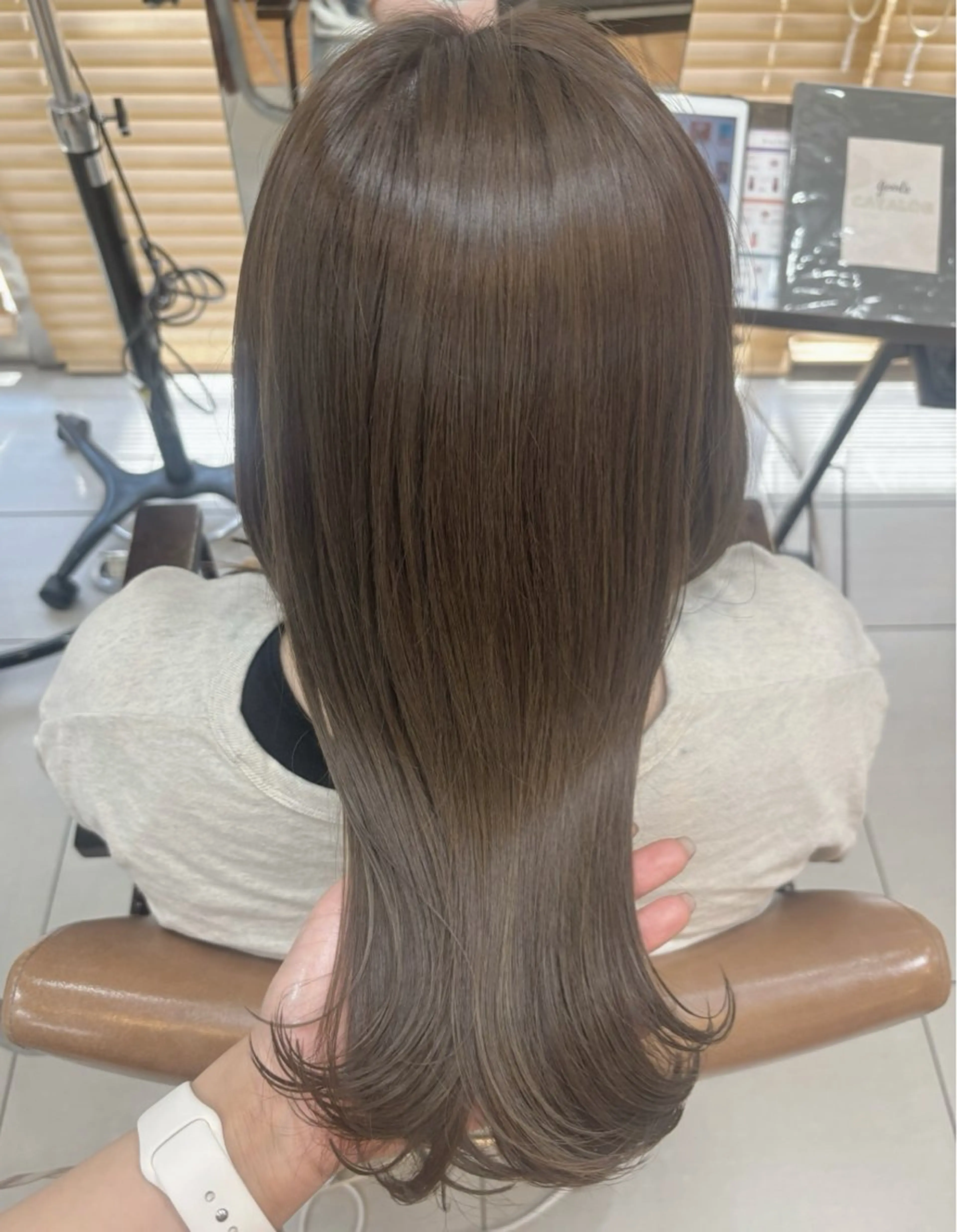 ミディアム カラー ベージュカラー オリーブベージュ ヘアカラー 頭皮×髪質改善 透明感カラー💎中村のヘアスタイル