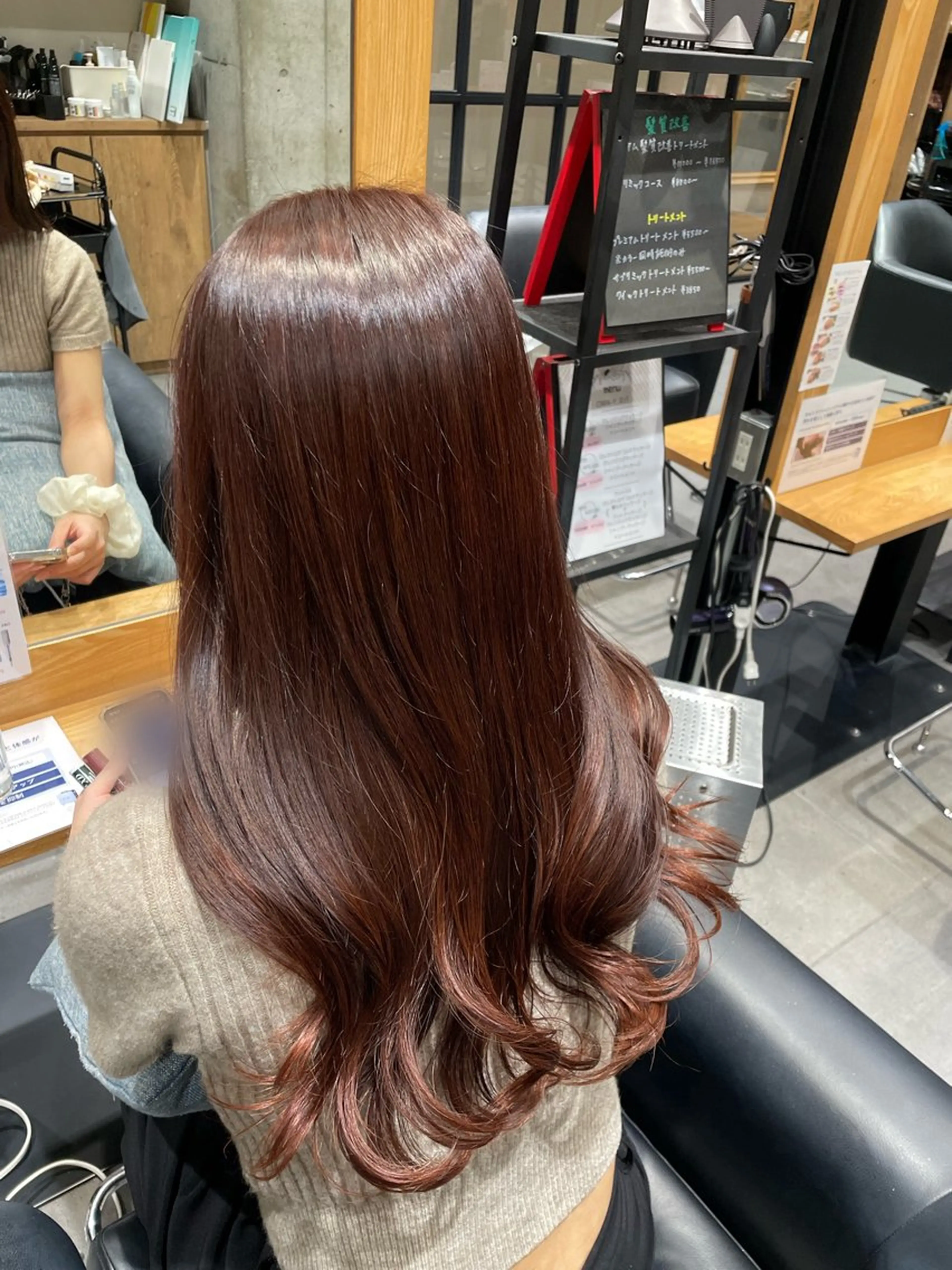 カラー 土居 海緒のヘアスタイル