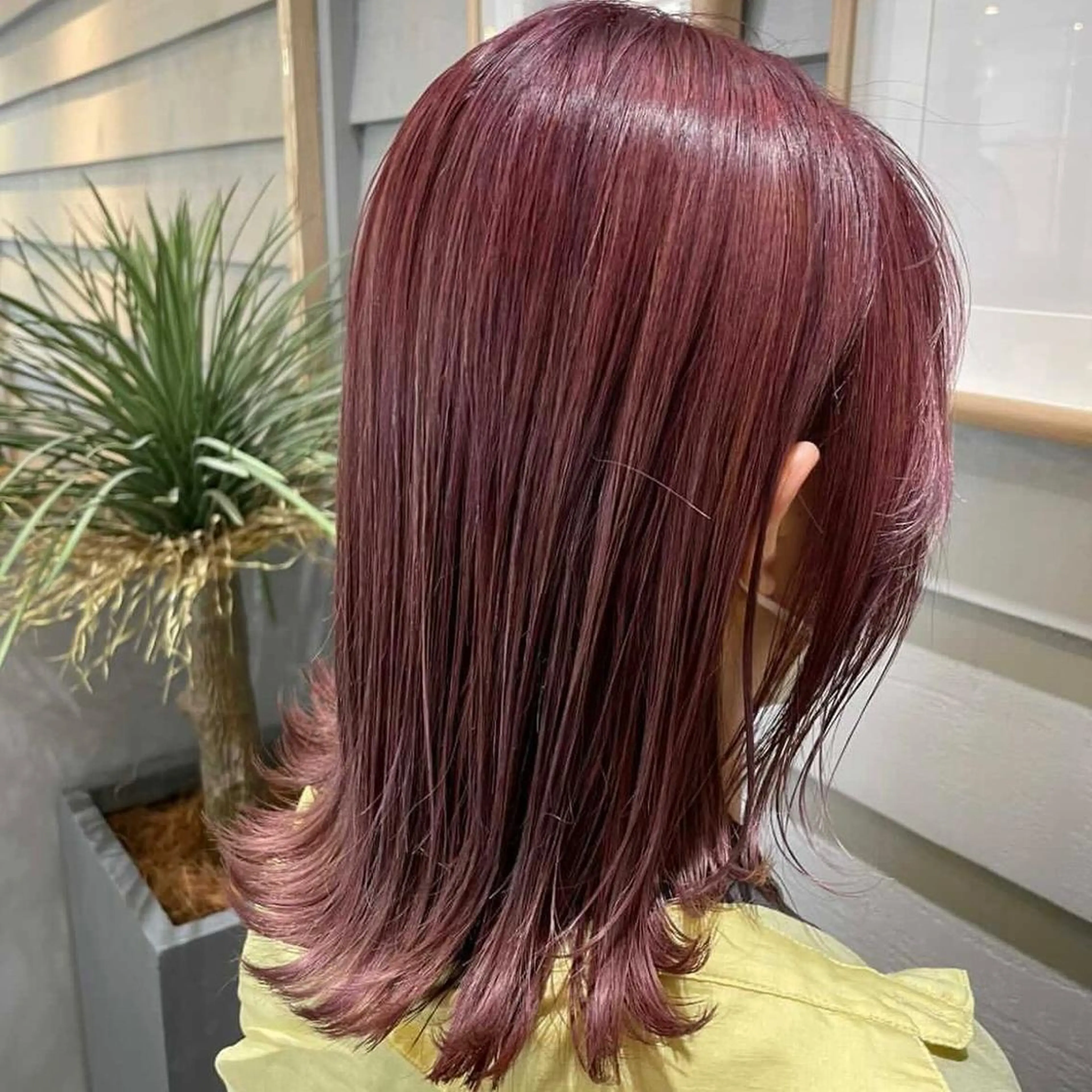 セミロング ブリーチ🌈ハイトー ンカラー ✨アニカ✨のヘアスタイル