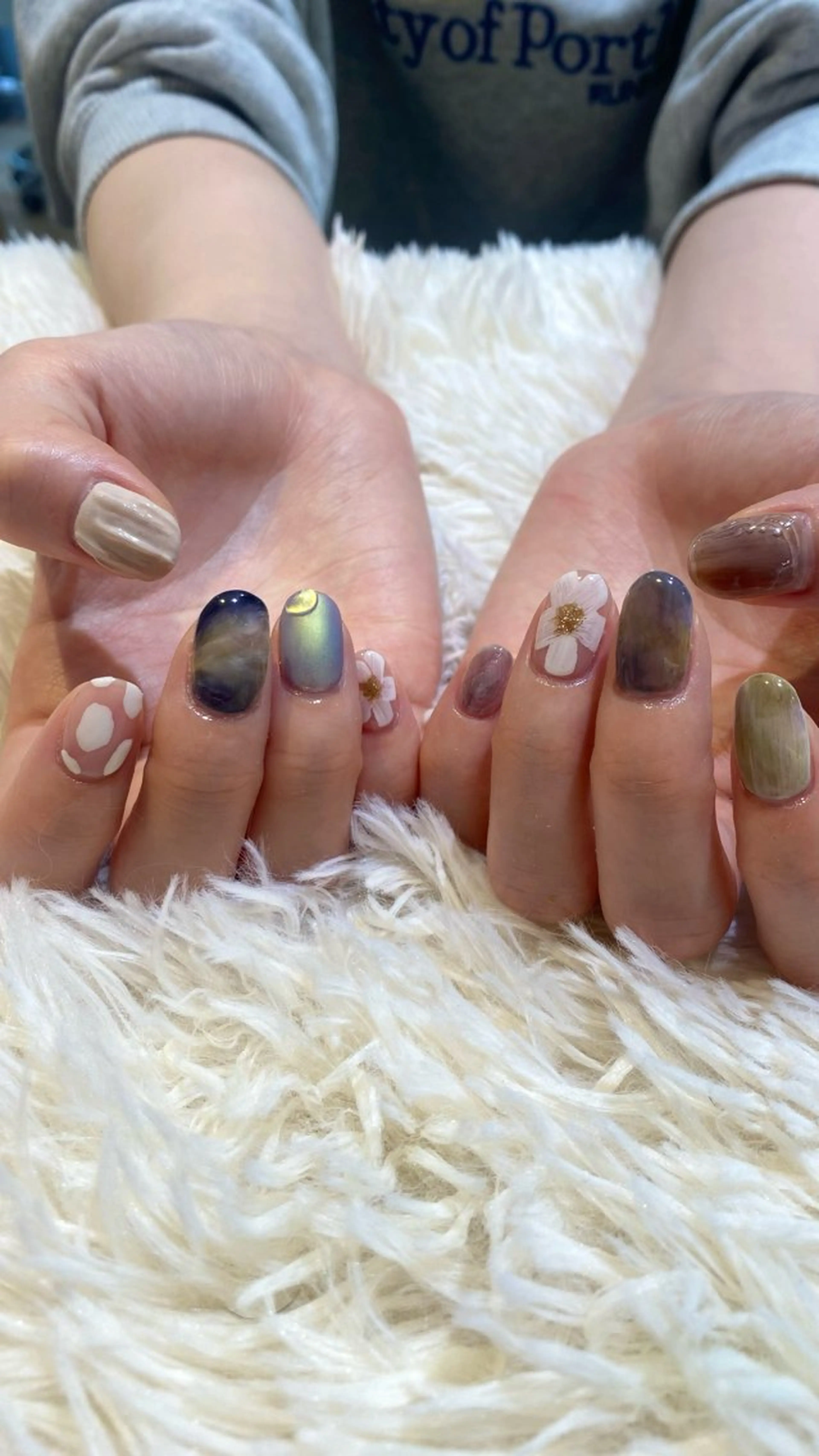 ネイル ハンドネイル 🤍 YUI 🤍のネイルデザイン