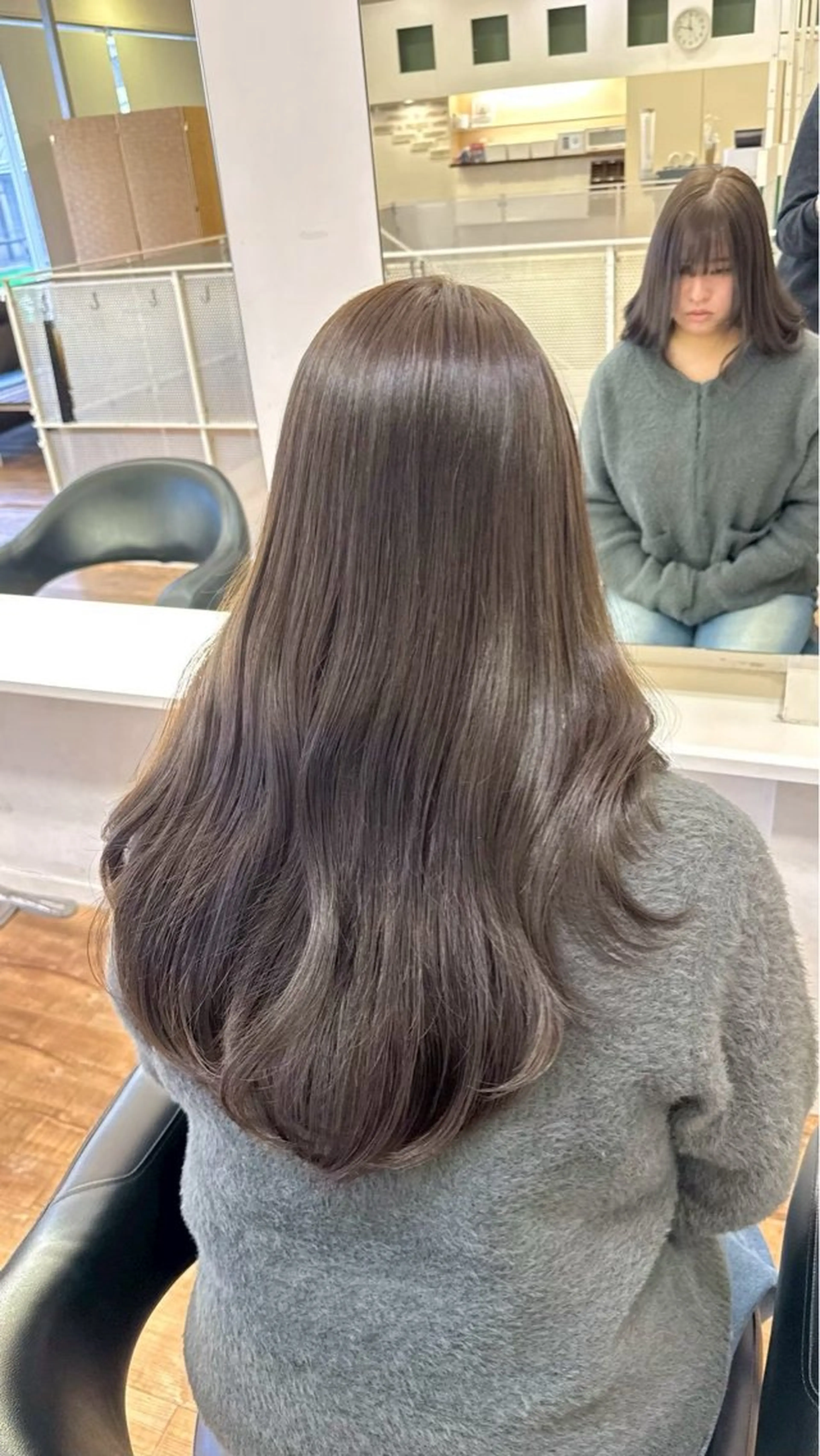 カラー Hip's eyes meiのヘアスタイル