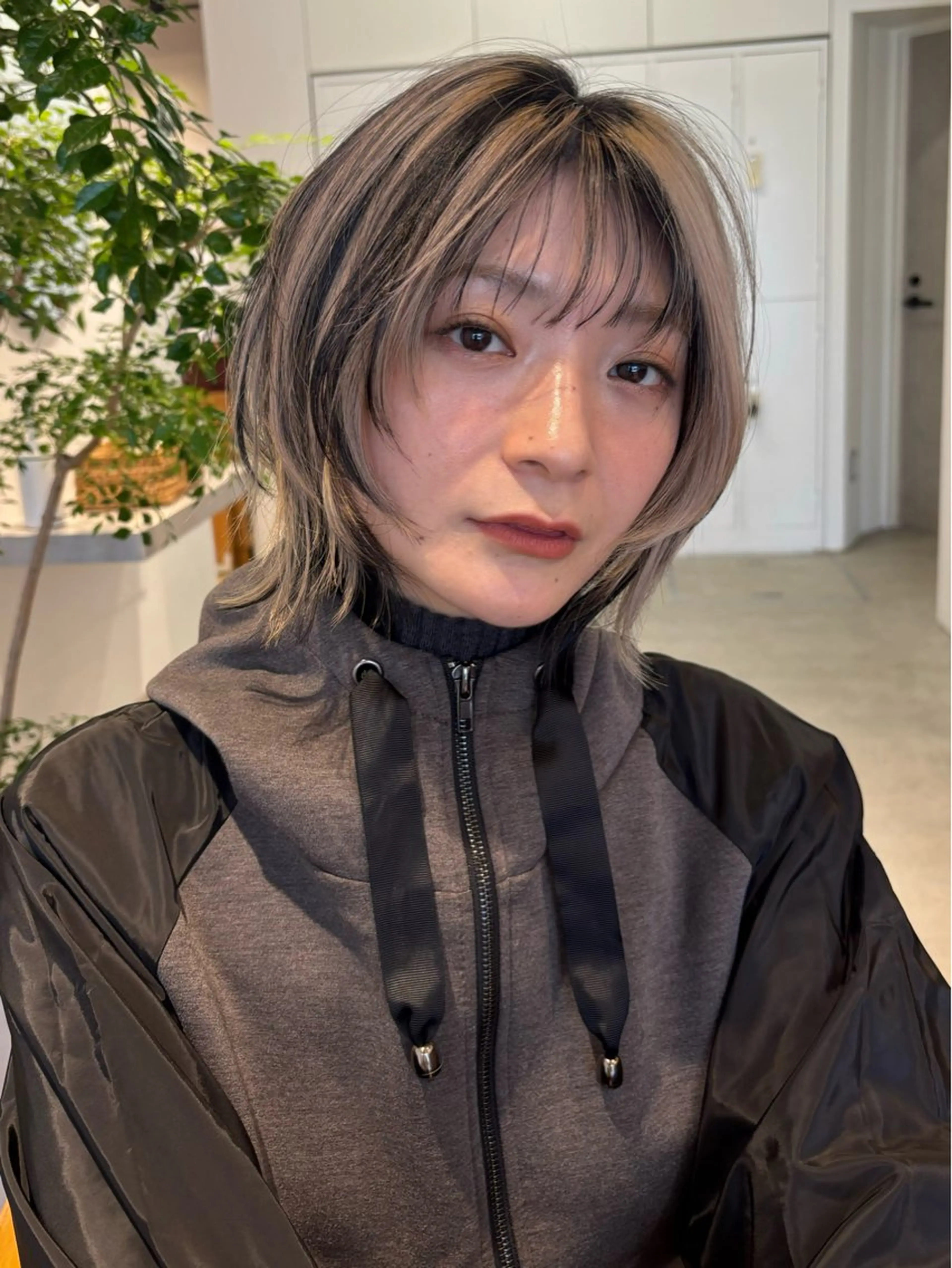 ミディアム カラー 顔まわりレイヤー 顔周りカット レイヤーカット カット ヘアカラー トリートメント 🫧nari🫧 谷町 大阪のヘアスタイル