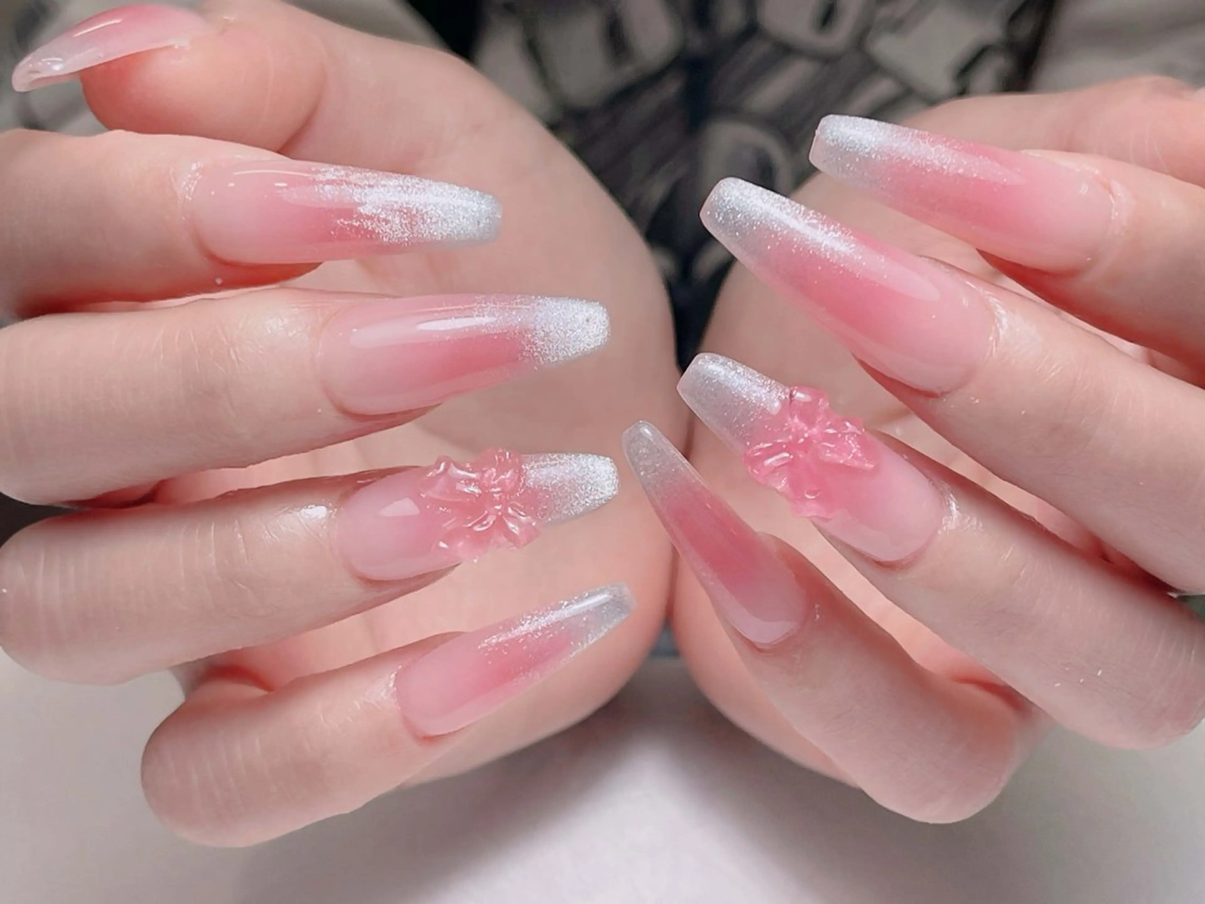 ネイル オーロラネイル フットネイル フレンチネイル ジェルネイル ガラスフレンチ ハンドネイル 中野駅から2分 MEO NAILのネイルデザイン