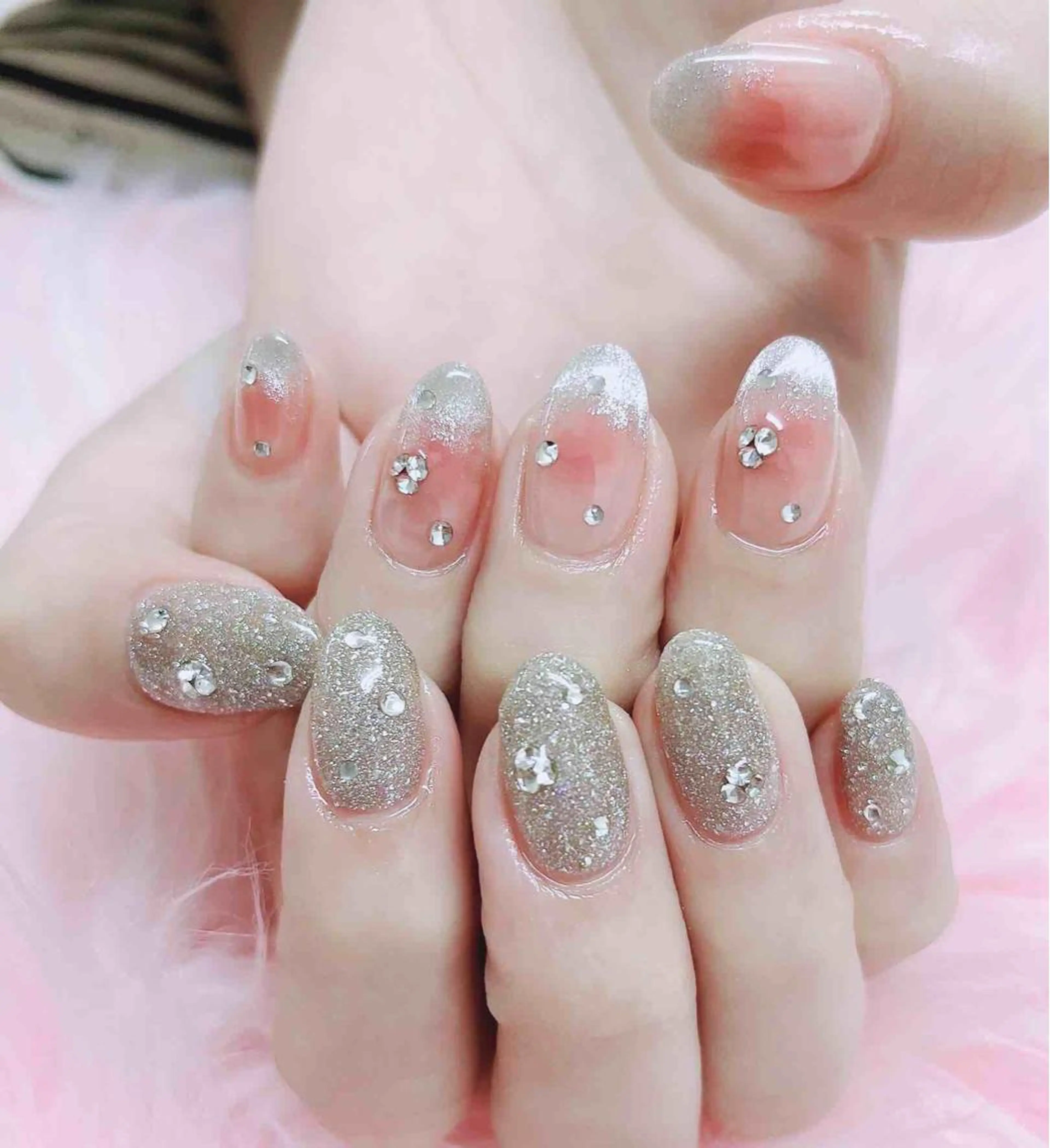 ネイル ハンドネイル MoonNail ユリ🌸のネイルデザイン
