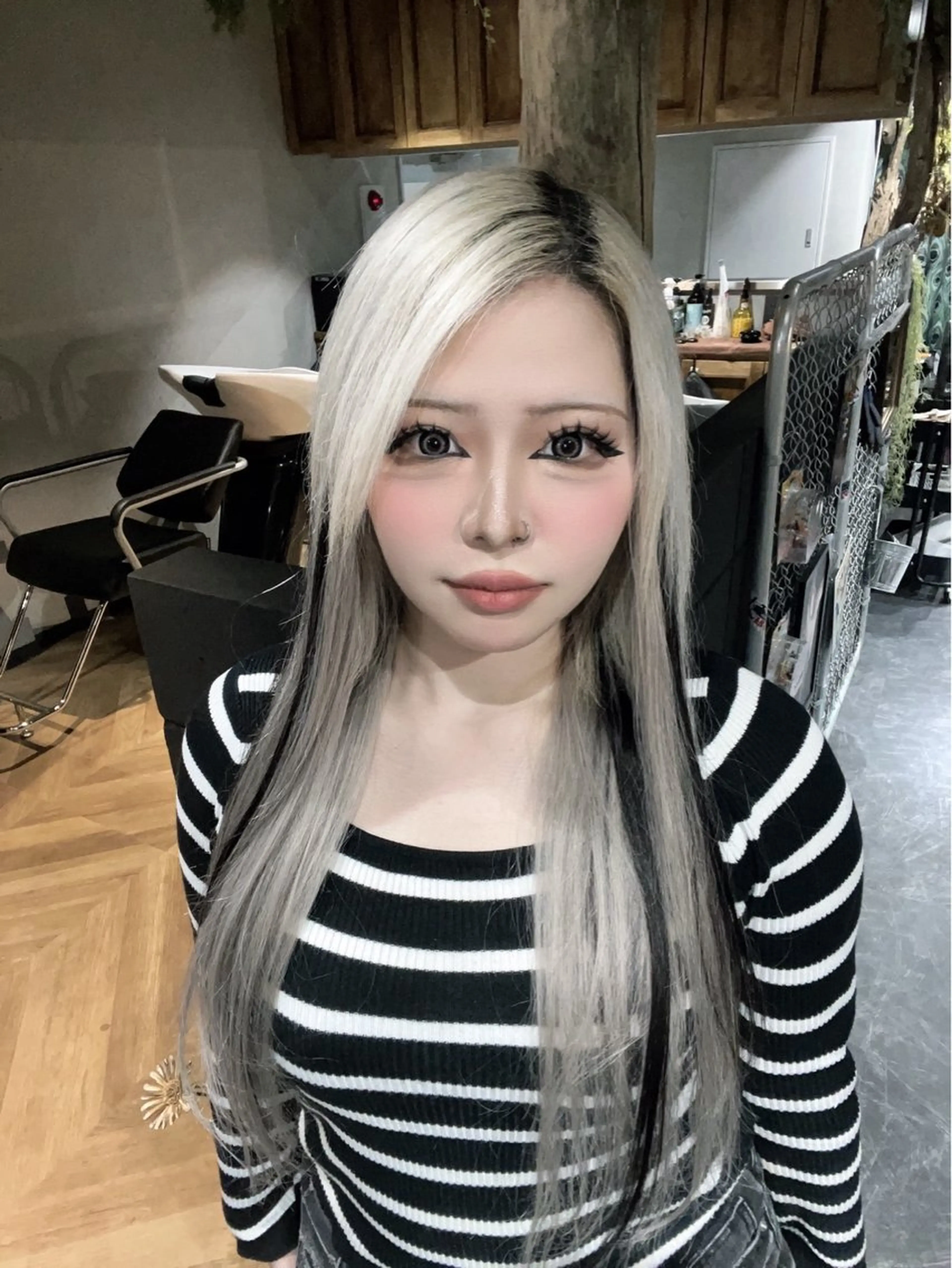 ロング カラー ブリーチ ケアブリーチ ダブルカラー ハイライトカラー ハイトーンカラー ヘアカラー トリートメント ravens デザインカラーのヘアスタイル