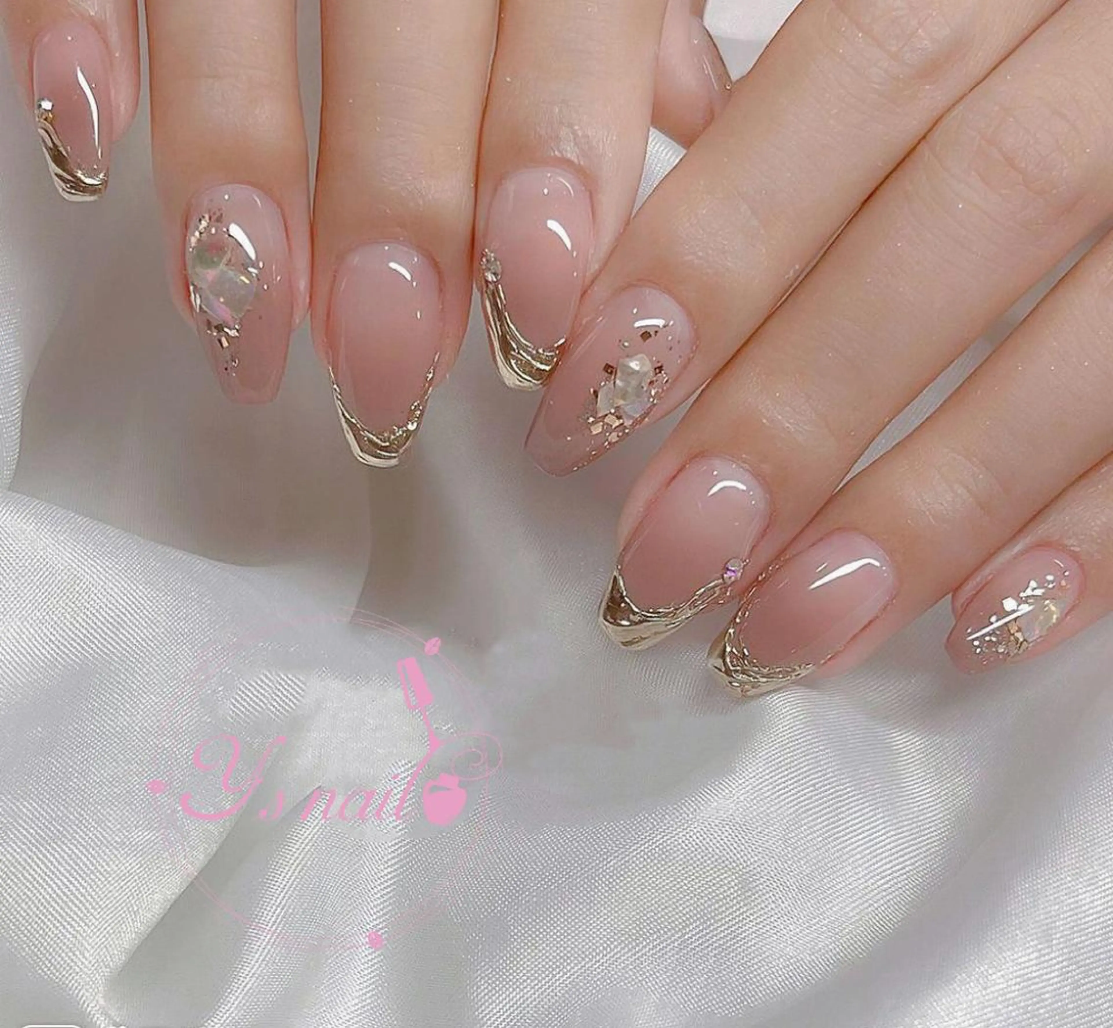 ネイル AngelChris ビューティーサロンのネイルデザイン