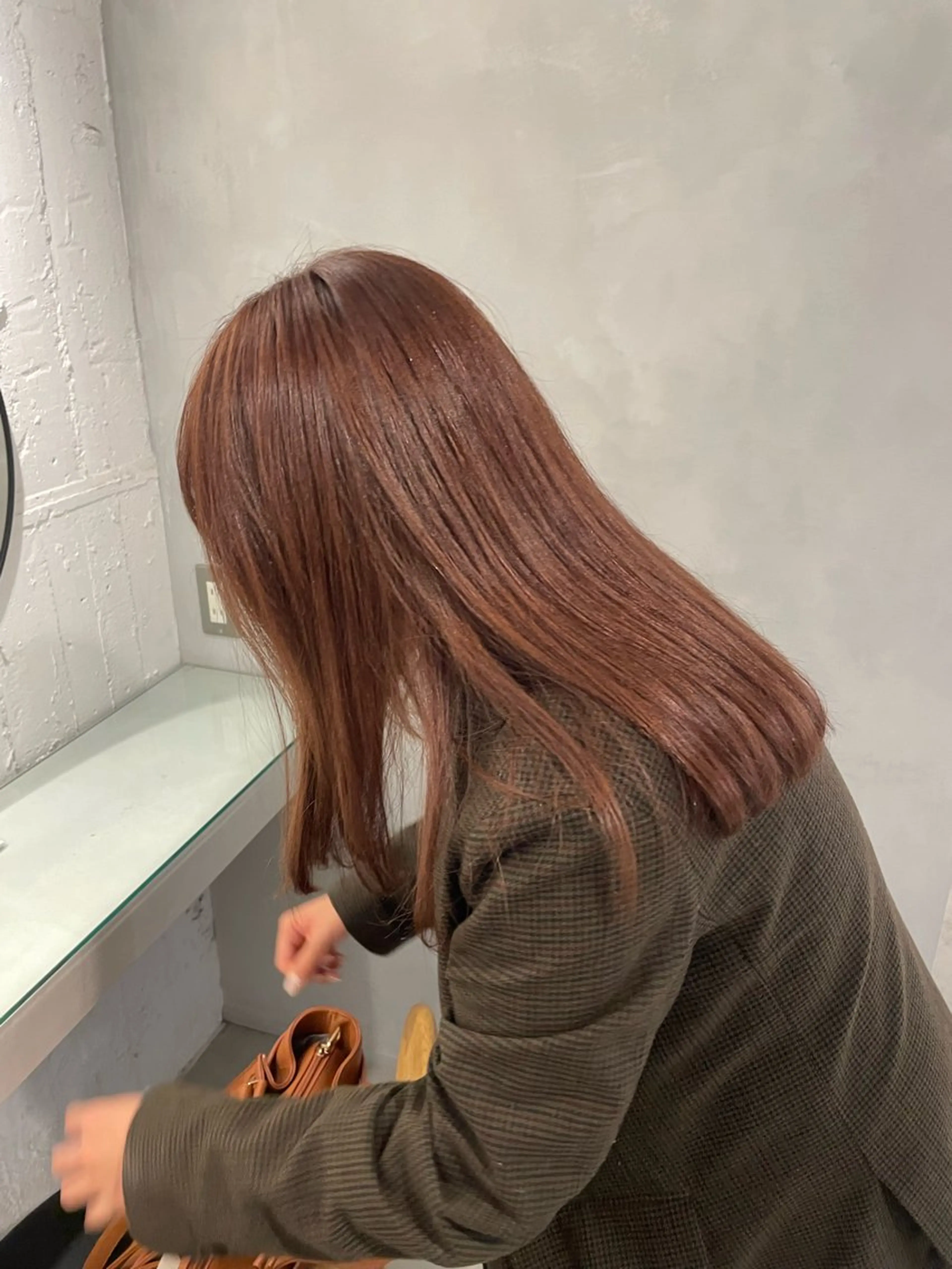 ミディアム SAKI 新宿のヘアスタイル